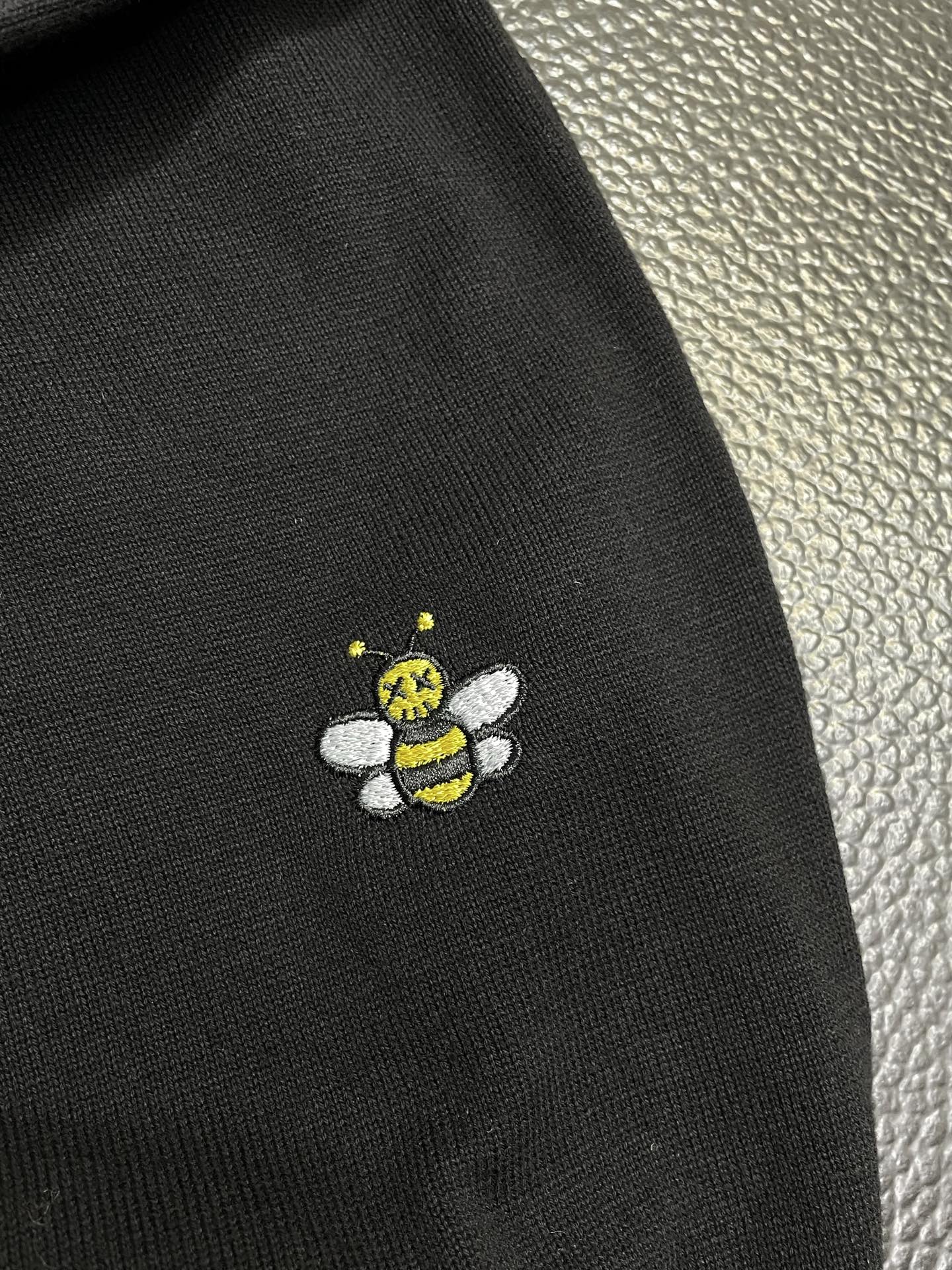 Luxurious and Uncompromising: Dior’s Autumn/Winter Sweater Collection, Sizes S-XL - 图片 7