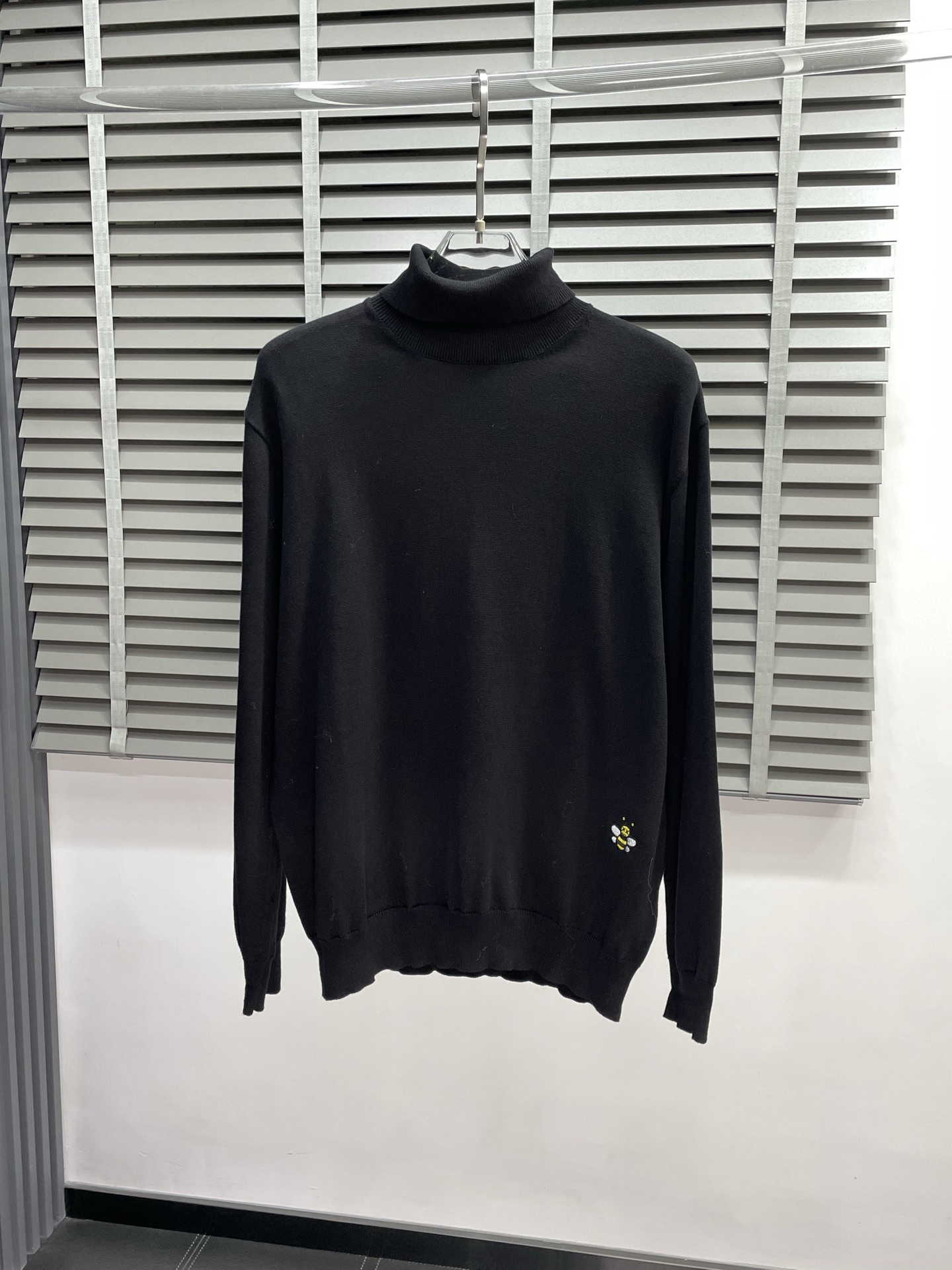 NO:461791,.Dior exclusively offers the latest autumn and winter turtleneck sweaters, base shirts, classic design and appearance sweaters, quality that cannot be picked and quality control can be purchased directly, and high-end products that cannot be missed!  Through the detailed pictures, you can feel its powerful aura, both fashionable and functional, and the whole style looks more luxurious and atmospheric!  Size S-XL, Dior, Dior, Sweaters, Alexander wang19860909.Dior迪奥独家专供最新秋冬高领毛衣 打底衫 经典设计感与颜值爆棚的毛衣,品质更是无法挑剔品控可以直接入手,不容过错的高端臻品！通过细节图片便可感受到它强悍的气场,时尚与功能性兼备,整款显得更加的奢华大气！ 尺码S-XL,,dior,dior,sweaters,alexander wang,Men's clothing