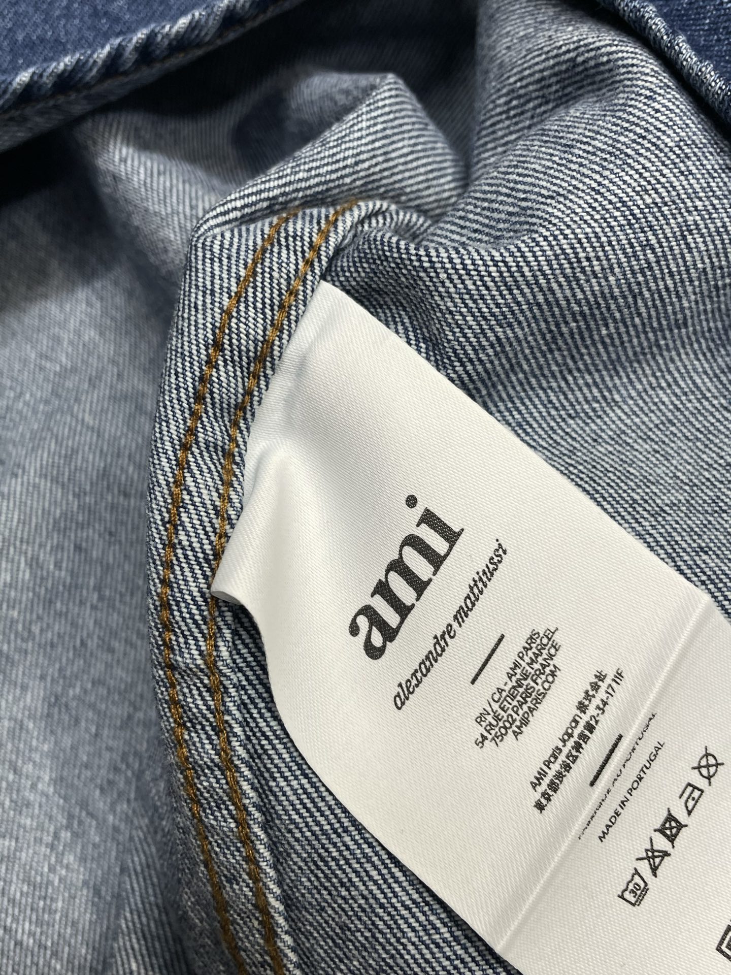 Exclusive AMI AMY Cowboy Coats: Classic Design, Quality Fabrics, Luxurious Look - 图片 9