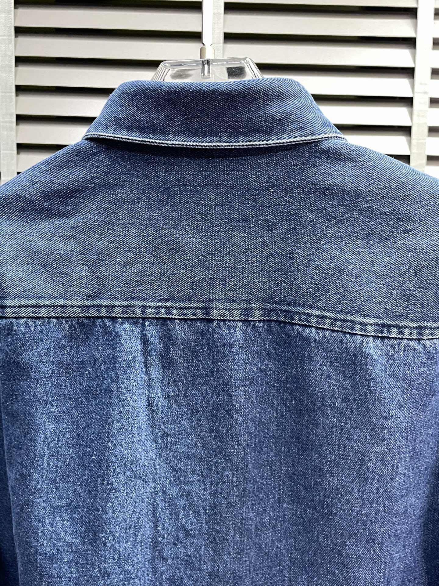 Exclusive AMI AMY Cowboy Coats: Classic Design, Quality Fabrics, Luxurious Look - 图片 4