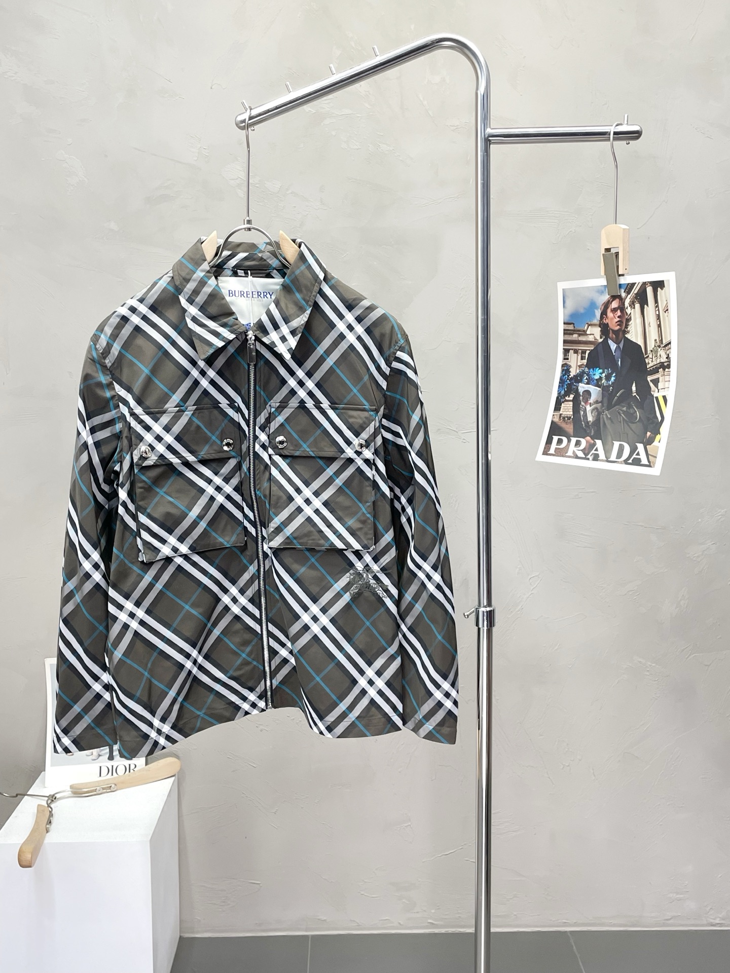 NO:461781,.Burberry Burberry exclusively offers casual spring and autumn jackets, high-end customization, high-version, fashionable and versatile imported fabrics, super soft and delicate, skin-friendly and comfortable to wear, high-end boutique, OEM, fine production, very good for the top body, men's essential items, complete three standards, code M-3XL,,burberry,burberry, jackets & coats,alexander wang19860909.Burberry巴宝莉独家专供休闲春秋夹克 高端定制 高版本 时尚百搭爆款进口面料 手感超柔软细腻 穿着亲肤舒适 高端精品 代工厂精细做上身非常赞 男士必备单品 三标齐全 码数M-3XL,,burberry,burberry,jackets & coats,alexander wang,Men's clothing