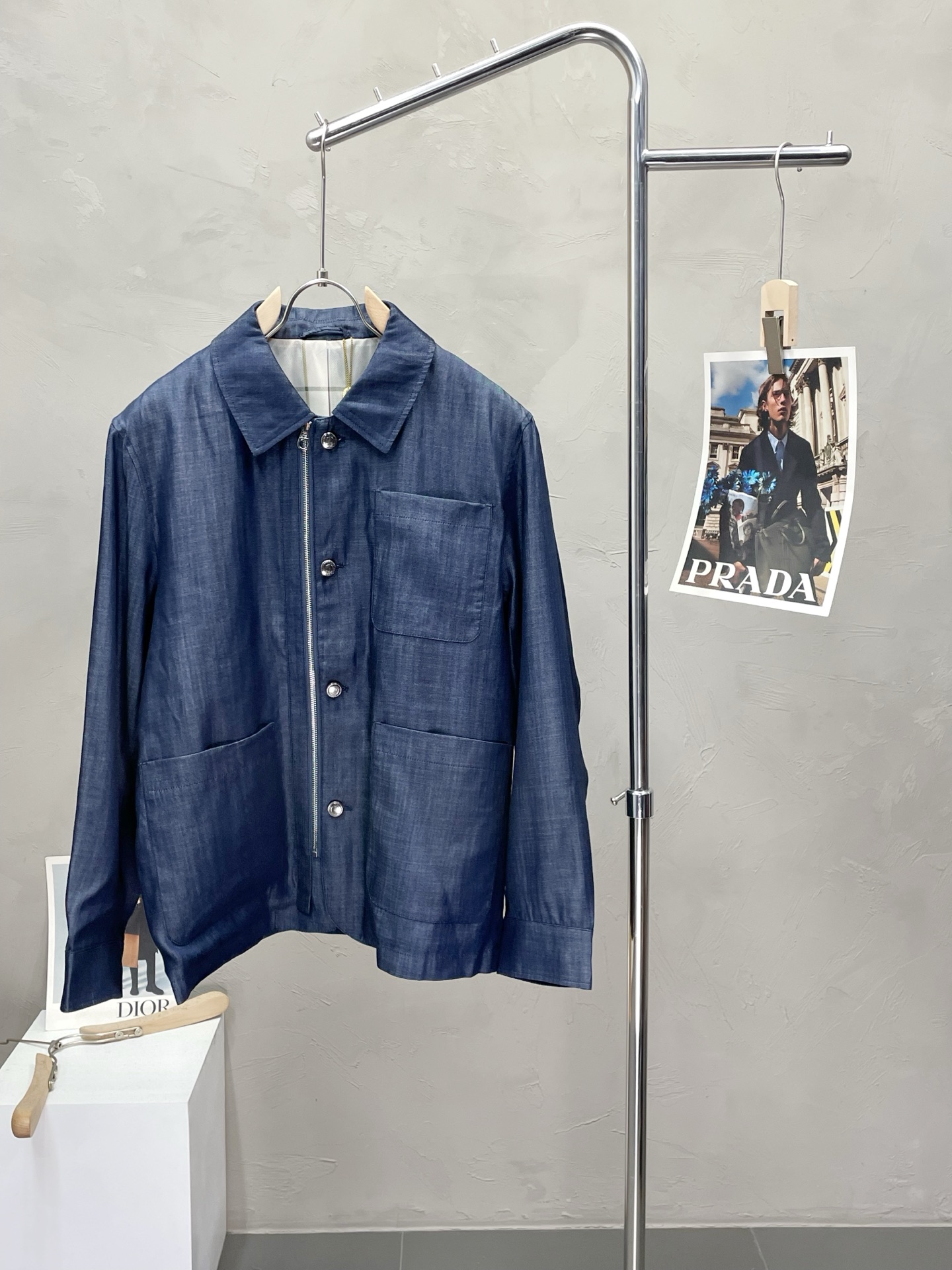 NO:459011,.LP-Loro Piana exclusively offers casual spring and summer thin jackets. High-end customization. High-version. Fashionable and versatile imported fabrics. Super soft and delicate touch. Comfortable skin-friendly and comfortable. High-end boutique. OEM is very good for fine production. Men's must-have items. Complete three standards. Number M-3XL, loro piga, loro piga, jackets & coats, alexander wang.19860909.LP-Loro Piana诺悠翩雅独家专供休闲春夏薄夹克 高端定制 高版本 时尚百搭爆款进口面料 手感超柔软细腻 穿着亲肤舒适 高端精品 代工厂精细做上身非常赞 男士必备单品 三标齐全 码数M-3XL,,loro piana,loro piana,jackets & coats,alexander wang,Men's clothing