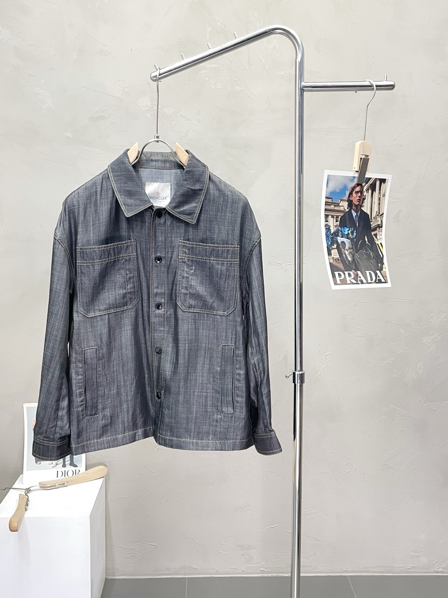 NO:459013,.Moncler mask exclusively for casual spring and summer thin jackets, high-end customization, high-end version, fashionable and versatile imported fabric, super soft and delicate, skin-friendly and comfortable to wear, high-end boutique, OEM, fine production, very good for the upper body, men's essential items, three standards, complete code M-3XL,,Moncler, jackets & coats,alexander wang19860909.Moncler蒙口独家专供休闲春夏薄夹克 高端定制 高版本 时尚百搭爆款进口面料 手感超柔软细腻 穿着亲肤舒适 高端精品 代工厂精细做上身非常赞 男士必备单品 三标齐全 码数M-3XL,,Moncler,jackets & coats,alexander wang,Men's clothing