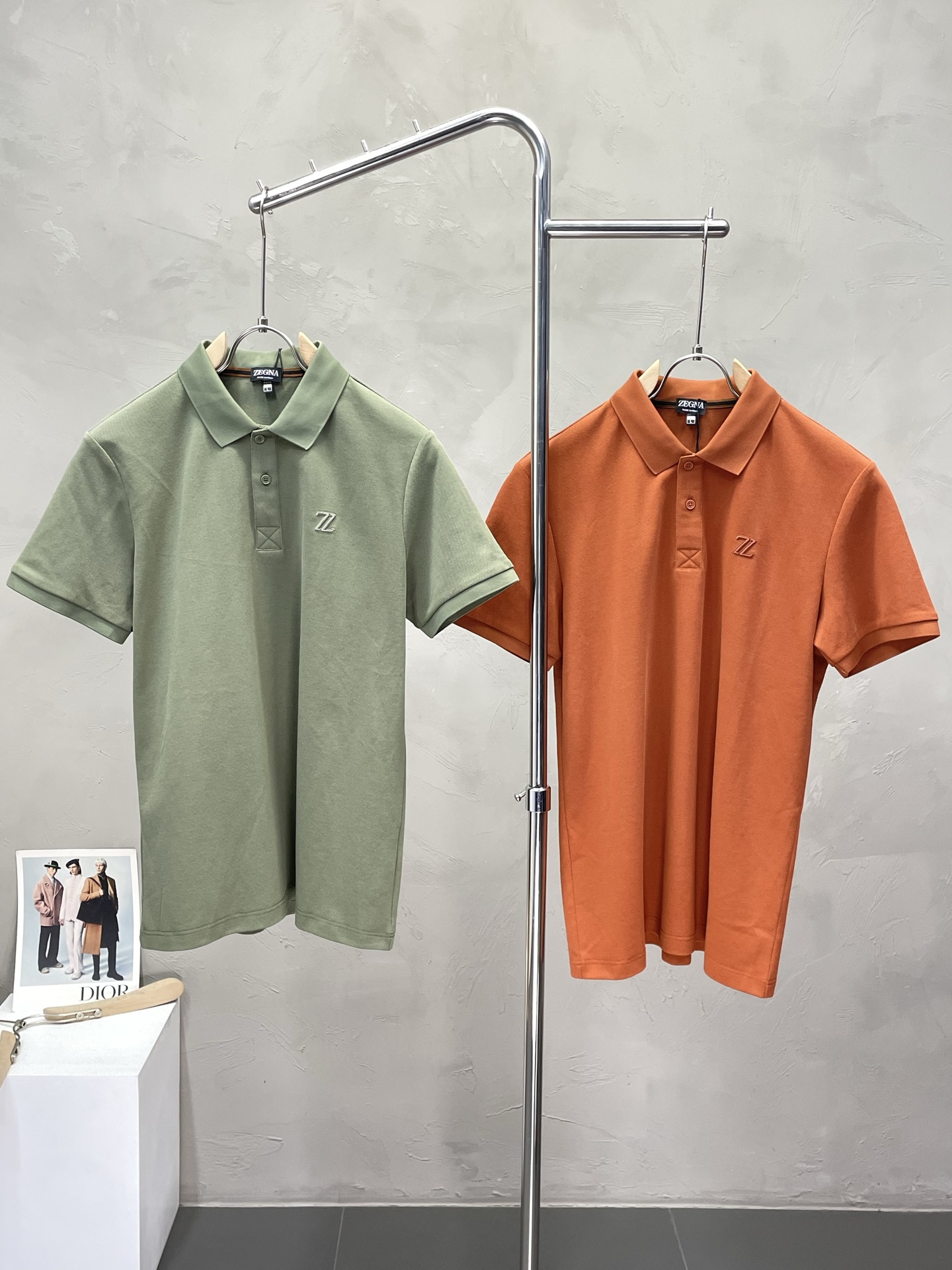 NO:457207,.ZEGNA exclusively offers new spring and summer original single men's casual short sleeves, high-end customization, high-end version, fashionable and versatile imported fabric, super soft and delicate, skin-friendly and comfortable to wear, high-end boutique, OEM factory fine-made top body, very good, men's essential items, three standards, 48-58,,zegna, T-shirt, alexander wang19860909.ZEGNA杰尼亚独家专供新款春夏原单男士休闲短袖 高端定制 高端版本 时尚百搭爆款进口面料 手感超柔软细腻 穿着亲肤舒适 高端精品 代工厂精细做上身非常赞 男士必备单品 三标齐全 码数48-58,,zegna,T-shirt,alexander wang,Men's clothing