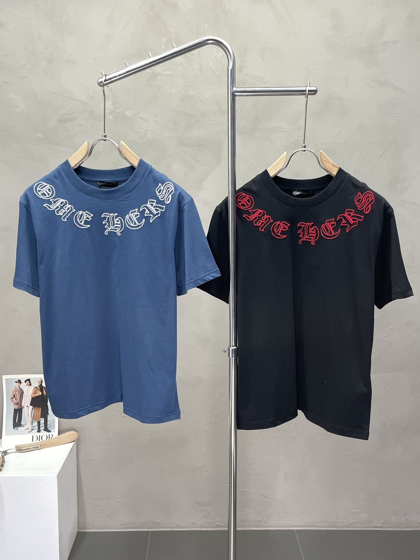 NO:468466,.Chrome Hearts exclusively offers new original single men's casual short sleeves, high-end customization, high-end version, fashionable and versatile imported fabric, super soft and delicate, skin-friendly and comfortable to wear, high-end boutique, OEM factory fine-made top body, very good men's essential items, three standards, M-3XL,,chrome hearts,chrome hearts, T-shirt, alexander wang19860909.Chrome Hearts克罗心独家专供新款原单男士休闲短袖 高端定制 高端版本 时尚百搭爆款进口面料 手感超柔软细腻 穿着亲肤舒适 高端精品 代工厂精细做上身非常赞 男士必备单品 三标齐全 码数M-3XL,,chrome hearts,chrome hearts,T-shirt,alexander wang,Men's clothing