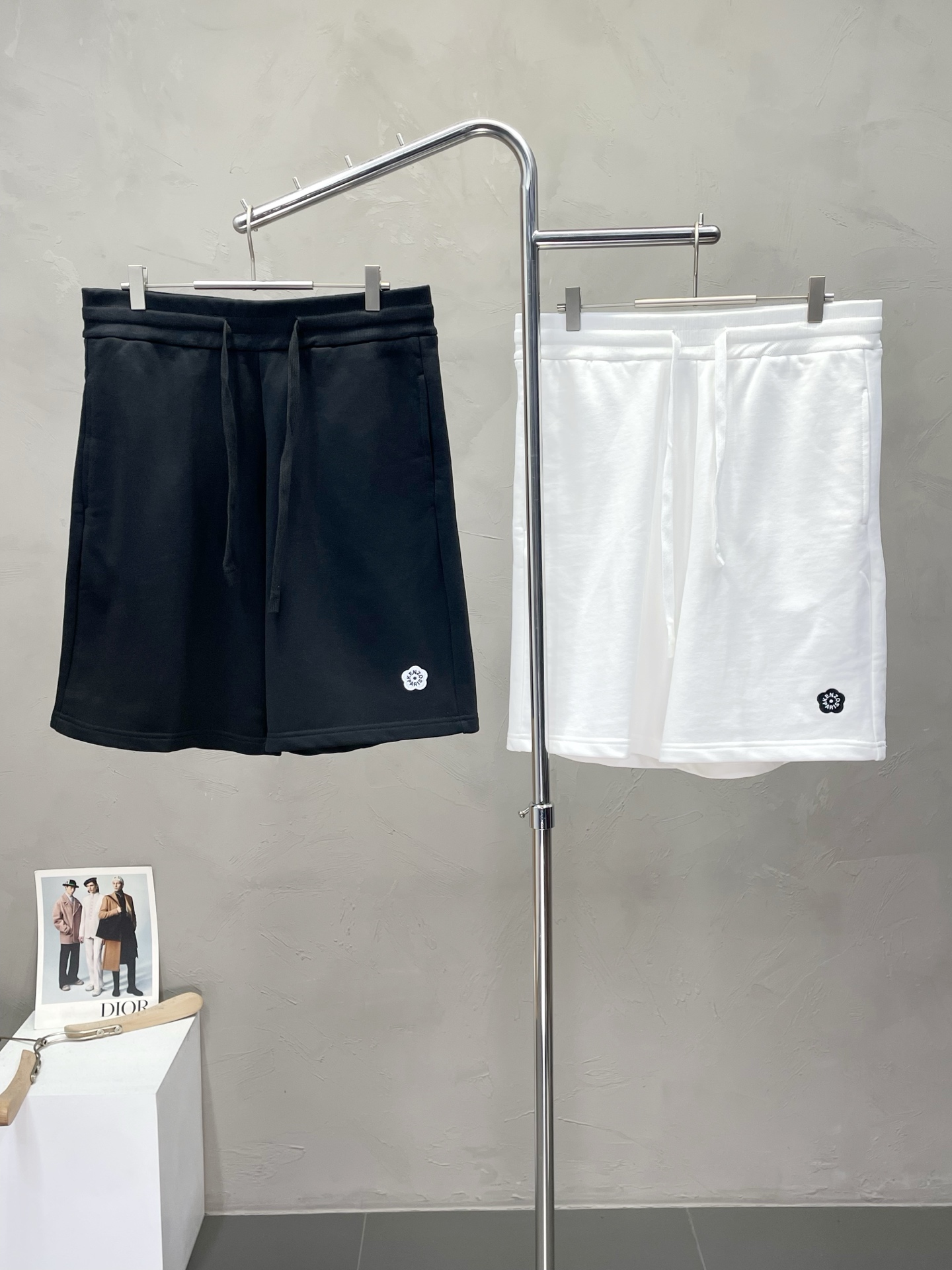 NO:468426,.KENZO exclusively offers the new spring and summer casual pants and shorts high-end version!  Customized fabrics for counters are breathable and comfortable, with impeccable details. The brand element design concept reflects high quality. The feel is delicate and soft!  It is casually cut, with a great upper body style!  Code number M-3XL, shorts, alexander wang19860909.KENZO肯佐独家专供新款春夏休闲裤短裤高端版本！专柜定制面料 透气舒适度高,细节无可挑剔.品牌元素设计理念,体现高品质.手感细腻柔软！呈现休闲裁剪,上身版型超赞！码数M-3XL,,shorts,alexander wang,Men's clothing