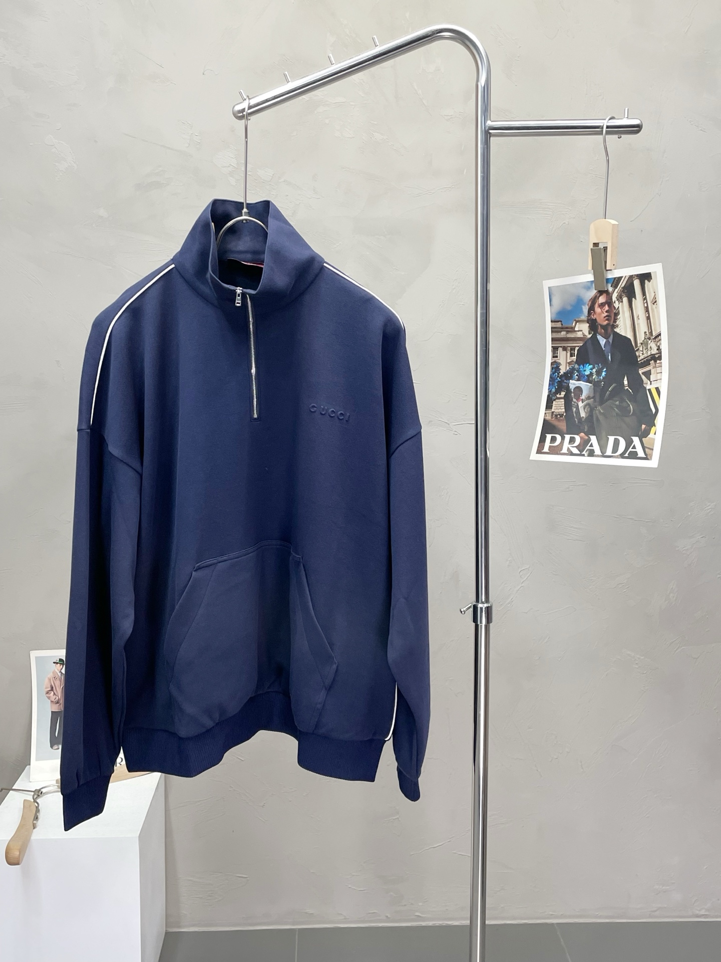 NO:468603,.Gucci exclusively provides the latest spring and autumn fashion semi-zipper sweatshirts, classic designs and designs with great appearance. The quality is even more unscrupulous. You can buy it directly, which is not to be mistaken for high-end products! Through detailed pictures, you can feel its powerful aura. The imported fabric has a significant effect in keeping warm, so you don’t have to worry about a little chill! It is both fashionable and functional, and the whole style looks more luxurious and elegant! Size S-XL, gucci, gucci, hoodie, sweatshirts, alexander wang19860909.Gucci古驰独家专供最新春秋时尚半拉链卫衣 经典设计与颜值爆棚的设计 品质更是无法挑剔品控可以直接入手,不容过错的高端臻品！通过细节图片便可感受到它强悍的气场,进口面料 聚温保暖效果显著,完全不用担心会有一点寒意！时尚与功能性兼备,整款显得更加的奢华大气！ 尺码S-XL,,gucci,gucci,hoodie,sweatshirts,alexander wang,Men's clothing