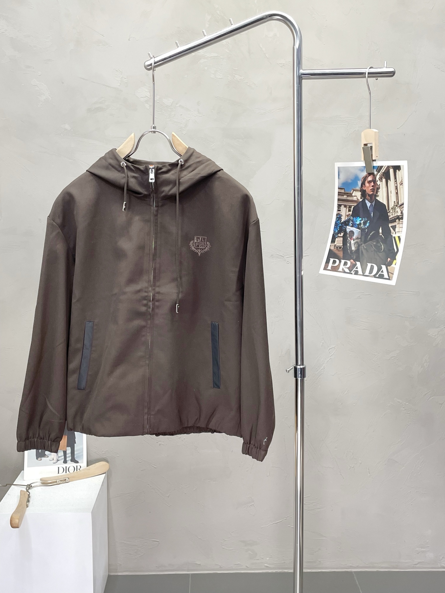 NO:508848,.LP-Loro Piana exclusively offers the latest and fashionable spring and autumn jackets. A jacket with a classic design and appearance, the quality is even more unscrupulous. You can buy it directly, which is not to be mistaken for high-end products! Through the detailed pictures, you can feel its powerful aura, and the warm-concentration effect is significant, so you don’t have to worry about the chill at all! It is both fashionable and functional, and the whole style looks more luxurious and elegant! Size M-3XL, loro piana, loro piana, jackets & coats, alexander wang19860909.LP-Loro Piana诺悠翩雅独家专供最新时尚春秋外套.经典设计感与颜值爆棚的外套,品质更是无法挑剔品控可以直接入手,不容过错的高端臻品！通过细节图片便可感受到它强悍的气场,聚温保暖效果显著,完全不用担心会有一点寒意！时尚与功能性兼备,整款显得更加的奢华大气！ 尺码M-3XL,,loro piana,loro piana,jackets & coats,alexander wang,Men's clothing