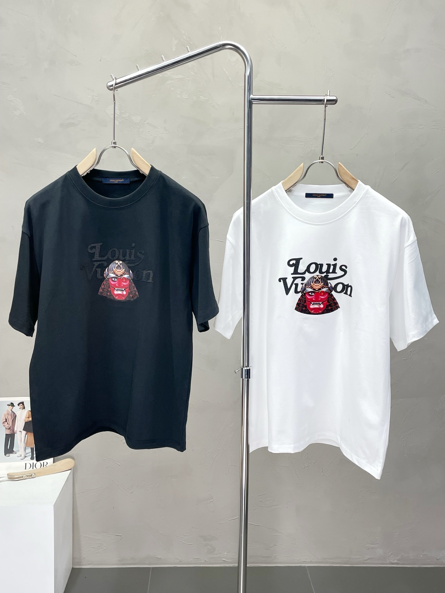 NO:468516,.Louis Vuitton exclusively offers new original single men's casual short sleeves, high-end customization, high-end version, fashionable and versatile imported fabric, super soft and delicate, skin-friendly and comfortable to wear, high-end boutique, OEM, fine-made top body, very good, men's essential items, three standards, S-2XL,,louis vuitton,louis vuitton,T-shirt,alexander wang19860909.Louis Vuitton路易威登独家专供新款原单男士休闲短袖 高端定制 高端版本 时尚百搭爆款进口面料 手感超柔软细腻 穿着亲肤舒适 高端精品 代工厂精细做上身非常赞 男士必备单品 三标齐全 码数S-2XL,,louis vuitton,louis vuitton,T-shirt,alexander wang,Men's clothing