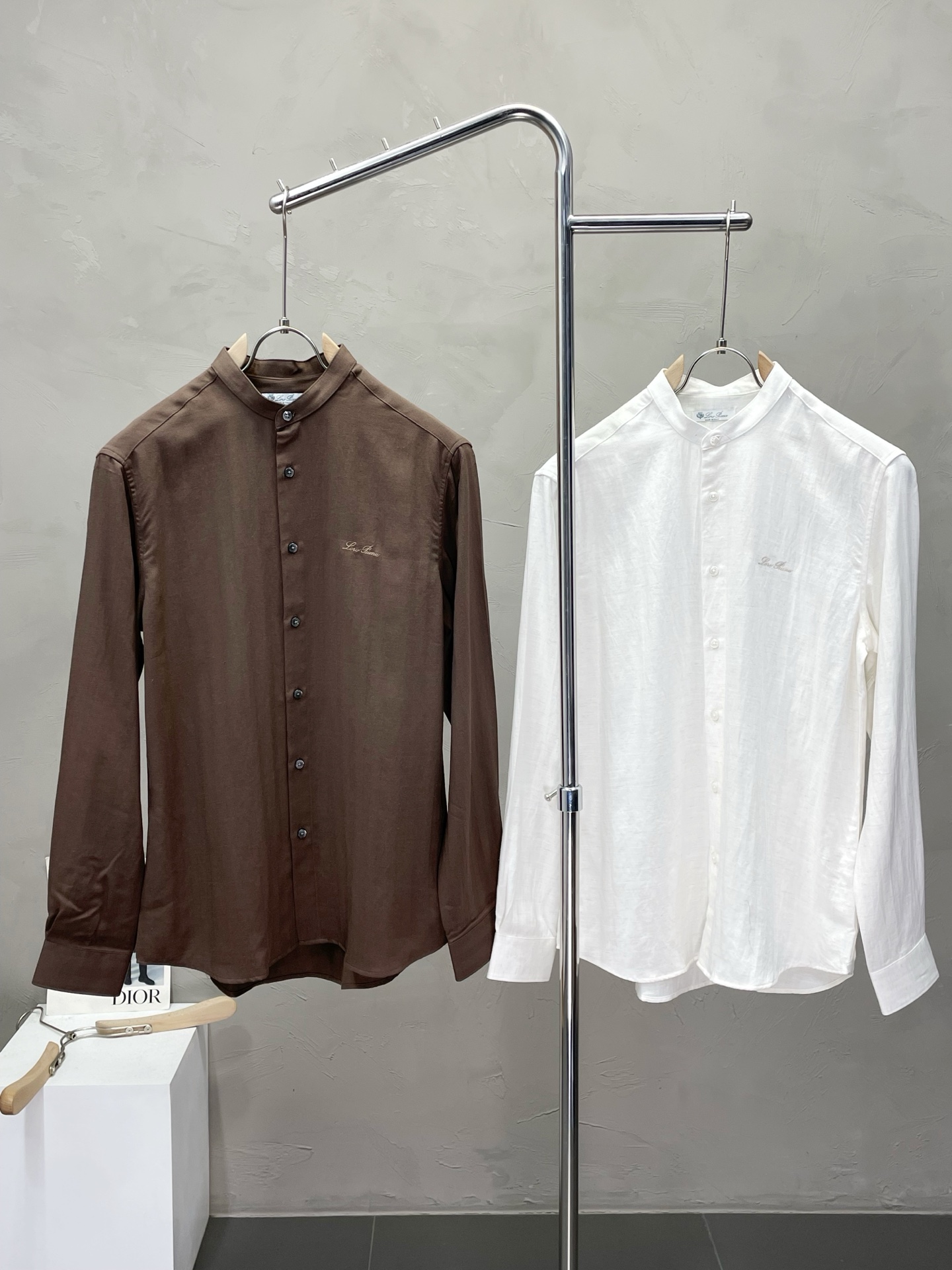 NO:473739,.LP-Loro Piana exclusively offers new original single men's casual shirts. High-end customization. High-end version. Fashionable and versatile imported linen fabric. Super soft and delicate touch. Comfortable skin-friendly and comfortable to wear. High-end boutique. OEM is very good for fine production. Men's essential items. Complete three standards. Number M-3XL,,loro piga,loro piga,shirts,alexander wang.19860909.LP-Loro Piana诺悠翩雅独家专供新款原单男士休闲衬衫 高端定制 高端版本 时尚百搭爆款进口亚麻面料 手感超柔软细腻 穿着亲肤舒适 高端精品 代工厂精细做上身非常赞 男士必备单品 三标齐全 码数M-3XL,,loro piana,loro piana,shirts,alexander wang,Men's clothing