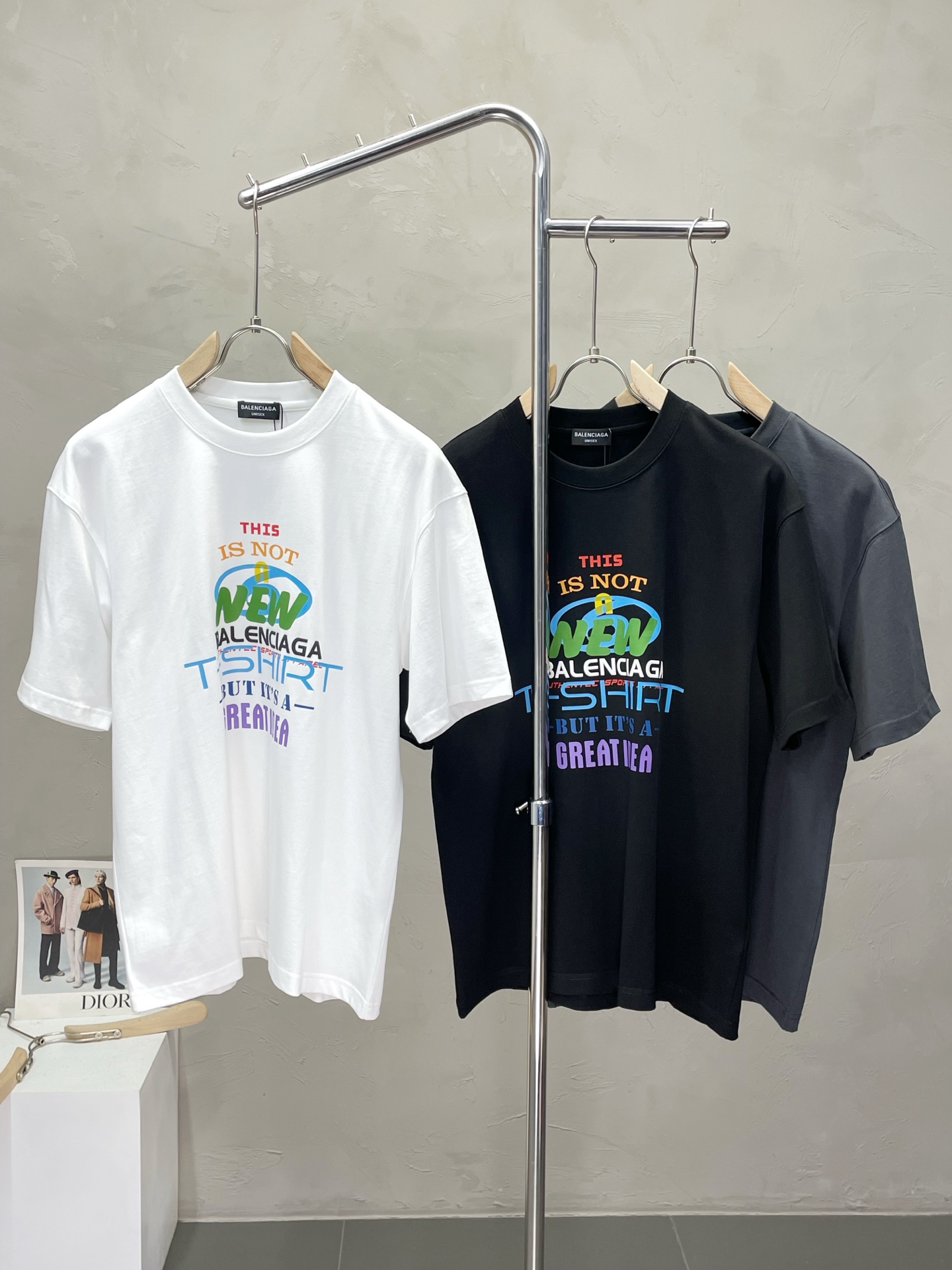 NO:508804,.Balenciaga exclusively offers new original single men's casual short sleeves, high-end customization, high-end version, fashionable and versatile imported fabric, super soft and delicate, skin-friendly and comfortable to wear, high-end boutique, OEM, fine-made top body, very good, men's essential items, three standards, S-3XL,,balenciaga,balenciaga,T-shirt,alexander wang19860909.Balenciaga巴黎世家独家专供新款原单男士休闲短袖 高端定制 高端版本 时尚百搭爆款进口面料 手感超柔软细腻 穿着亲肤舒适 高端精品 代工厂精细做上身非常赞 男士必备单品 三标齐全 码数S-3XL,,balenciaga,balenciaga,T-shirt,alexander wang,Men's clothing