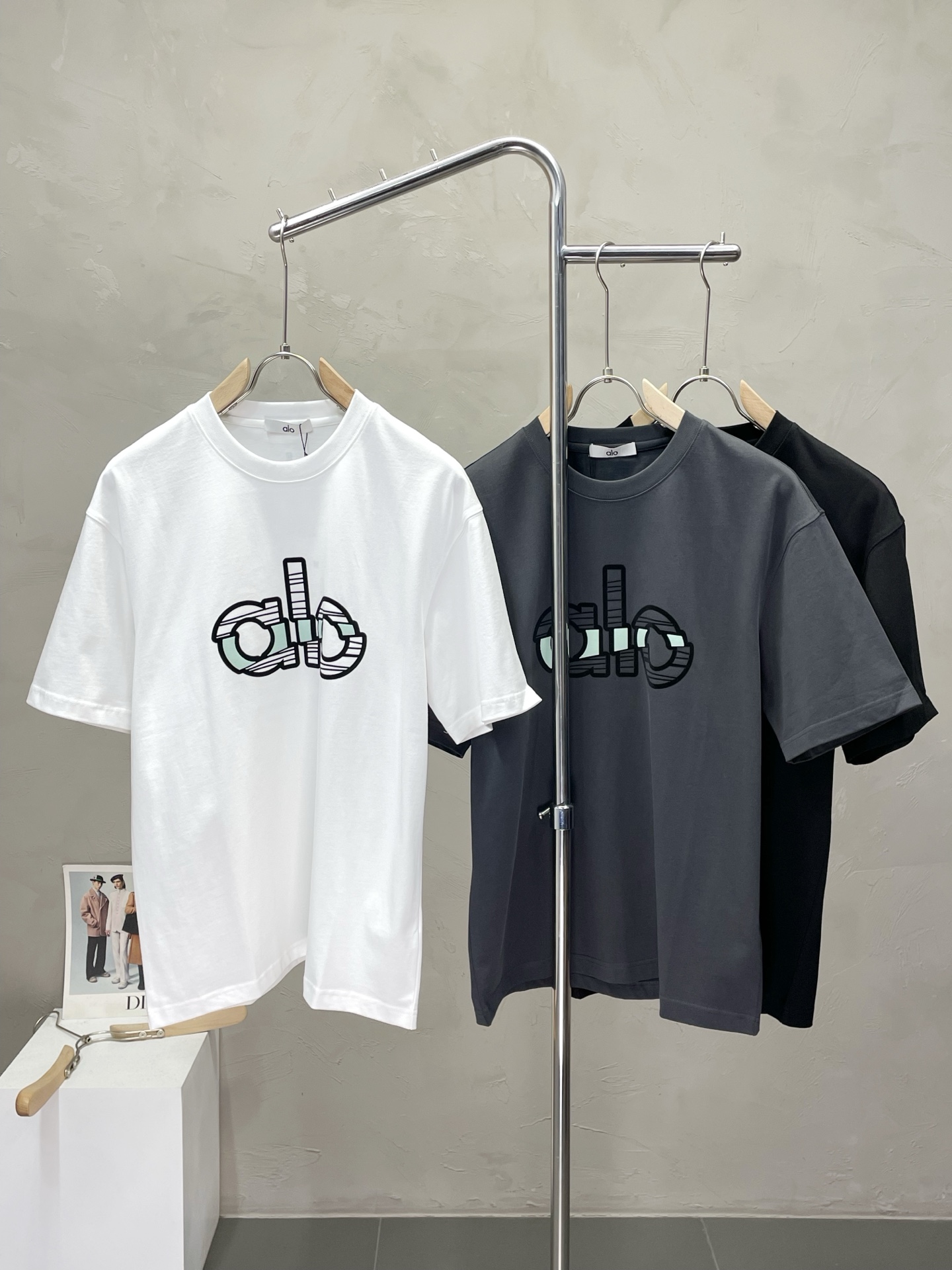 NO:476273,.Alo Yoga exclusively offers new original single men's casual short sleeves, high-end customization, high-end version, fashionable and versatile imported fabric, super soft and delicate, skin-friendly and comfortable to wear, high-end boutique, OEM, fine-made top body, very good, men's essential items, complete three standards, S-3XL, T-shirt, alexander wang19860909.Alo Yoga独家专供新款原单男士休闲短袖 高端定制 高端版本 时尚百搭爆款进口面料 手感超柔软细腻 穿着亲肤舒适 高端精品 代工厂精细做上身非常赞 男士必备单品 三标齐全 码数S-3XL,,T-shirt,alexander wang,Men's clothing