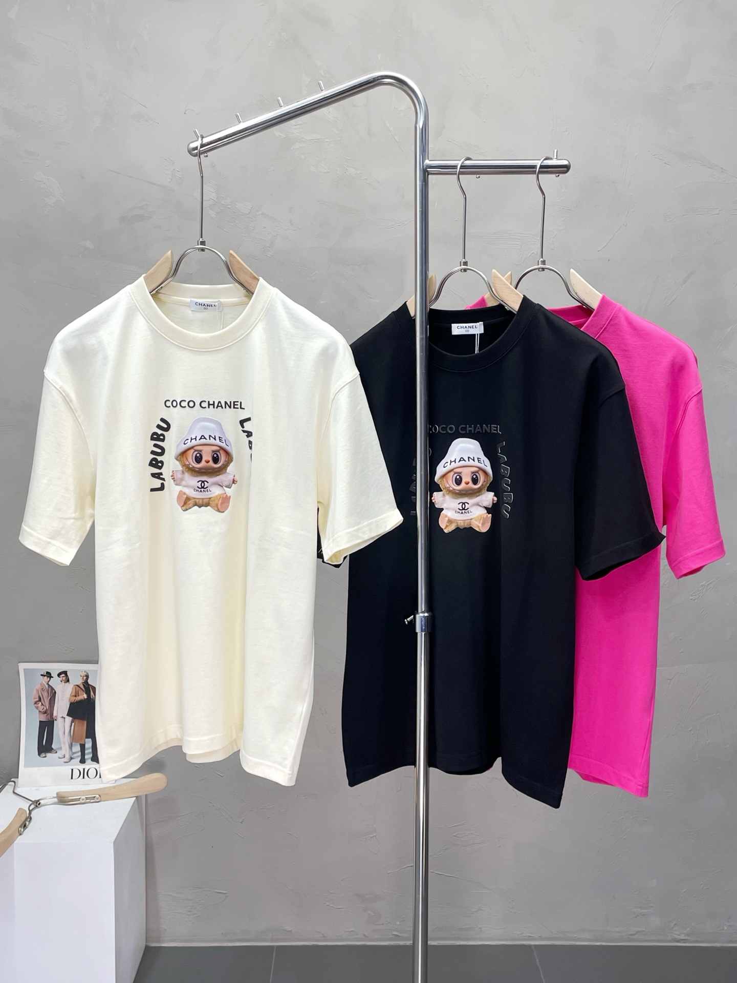 NO:508810,.CHANEL Chanel exclusively offers new original single men's casual short sleeves, high-end customization, high-end version, fashionable and versatile imported fabric, super soft and delicate, skin-friendly and comfortable to wear, high-end boutique, OEM, fine production, very good for the upper body, men's essential items, complete three standards, S-3XL, chanel, chanel, T-shirt, alexander wang19860909.CHANEL香奈儿独家专供新款原单男士休闲短袖 高端定制 高端版本 时尚百搭爆款进口面料 手感超柔软细腻 穿着亲肤舒适 高端精品 代工厂精细做上身非常赞 男士必备单品 三标齐全 码数S-3XL,,chanel,chanel,T-shirt,alexander wang,Men's clothing