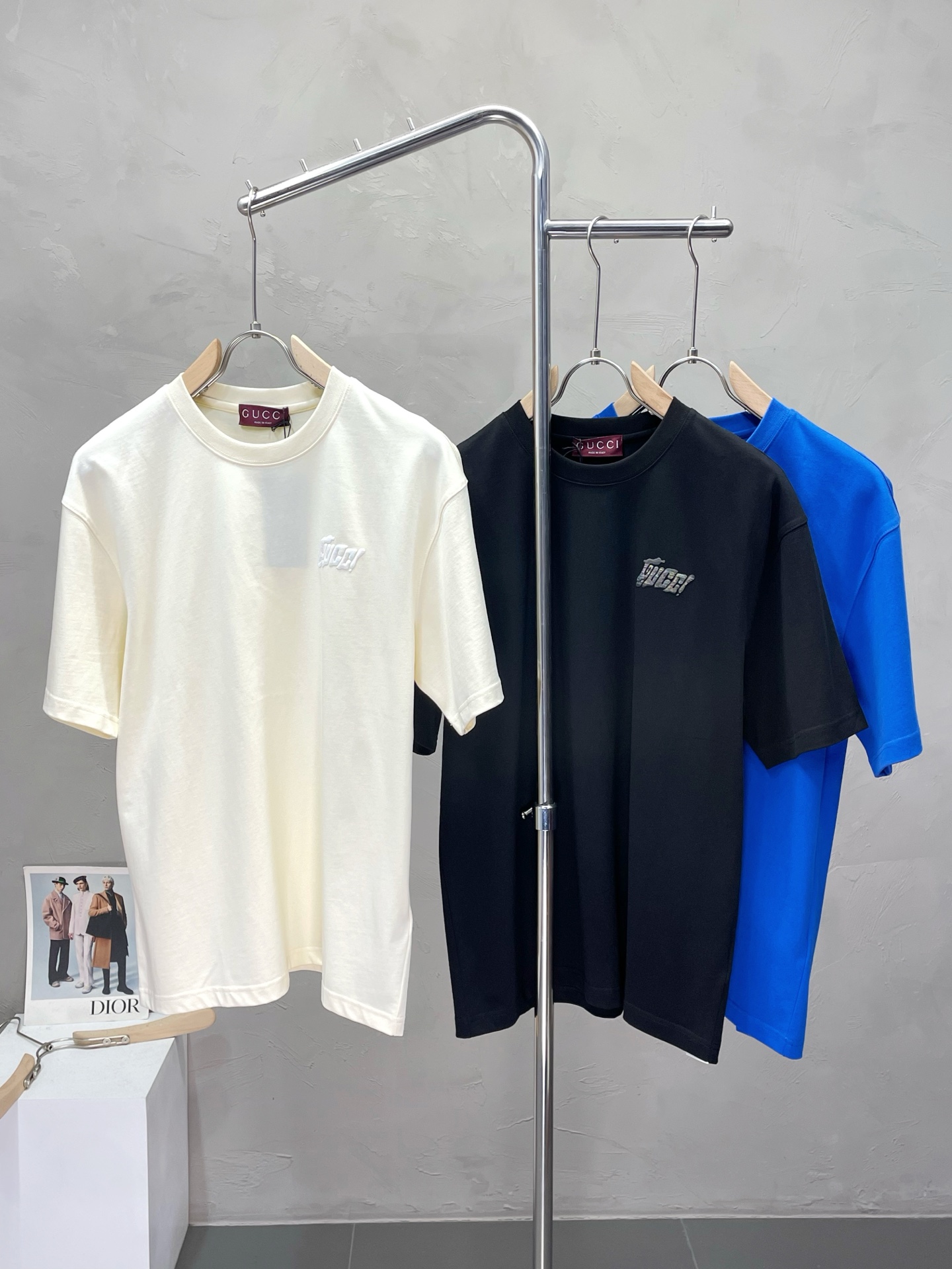 NO:508822,.Gucci exclusively offers new original single men's casual short sleeves, high-end customization, high-end version, fashionable and versatile imported fabric, super soft and delicate, skin-friendly and comfortable to wear, high-end boutique, OEM, fine production, very good for the upper body, men's essential items, complete three standards, S-3XL,,gucci,gucci, T-shirt, alexander wang19860909.Gucci古驰独家专供新款原单男士休闲短袖 高端定制 高端版本 时尚百搭爆款进口面料 手感超柔软细腻 穿着亲肤舒适 高端精品 代工厂精细做上身非常赞 男士必备单品 三标齐全 码数S-3XL,,gucci,gucci,T-shirt,alexander wang,Men's clothing