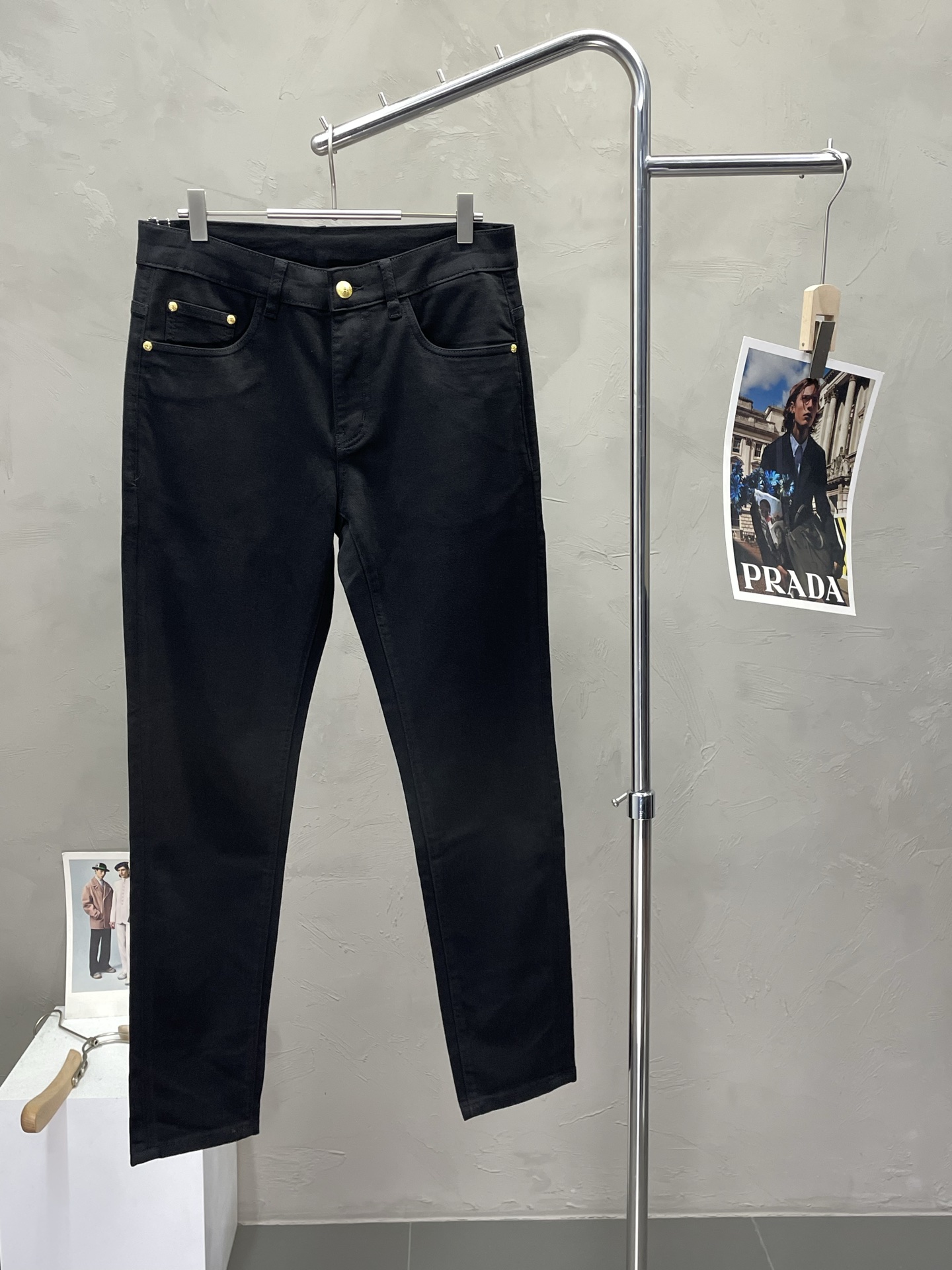 NO:502934,.Louis Vuitton exclusively offers the new high-end version of casual jeans. Customized counter fabrics are breathable and comfortable, impeccable details, and the brand element design concept reflects high quality. The feel is delicate and soft!  It is casually cut, with a great upper body style!  29-38, louis vuitton,louis vuitton,jeans,alexander wang19860909.Louis Vuitton路易威登独家专供新款休闲牛仔裤高端版本 专柜定制面料 透气舒适度高,细节无可挑剔,品牌元素设计理念,体现高品质.手感细腻柔软！呈现休闲裁剪,上身版型超赞！码数29-38,,louis vuitton,louis vuitton,jeans,alexander wang,Men's clothing