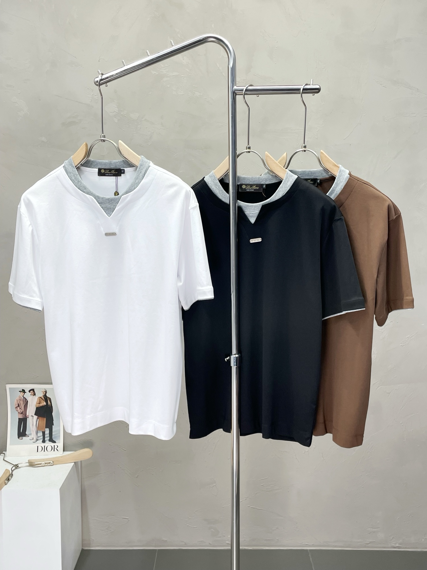 NO:485708,.LP-Loro Piana exclusively offers new original single men's casual short sleeves, high-end customization, high-end version, fashionable and versatile imported fabric, super soft and delicate, skin-friendly and comfortable to wear, high-end boutique, OEM, fine-made top body, very good, men's essential items, three standards, code M-4XL,,loro piga,loro piga,T-shirt,alexander wang19860909.LP-Loro Piana诺悠翩雅独家专供新款原单男士休闲短袖 高端定制 高版本 时尚百搭爆款进口面料 手感超柔软细腻 穿着亲肤舒适 高端精品 代工厂精细做上身非常赞 男士必备单品 三标齐全 码数M-4XL,,loro piana,loro piana,T-shirt,alexander wang,Men's clothing