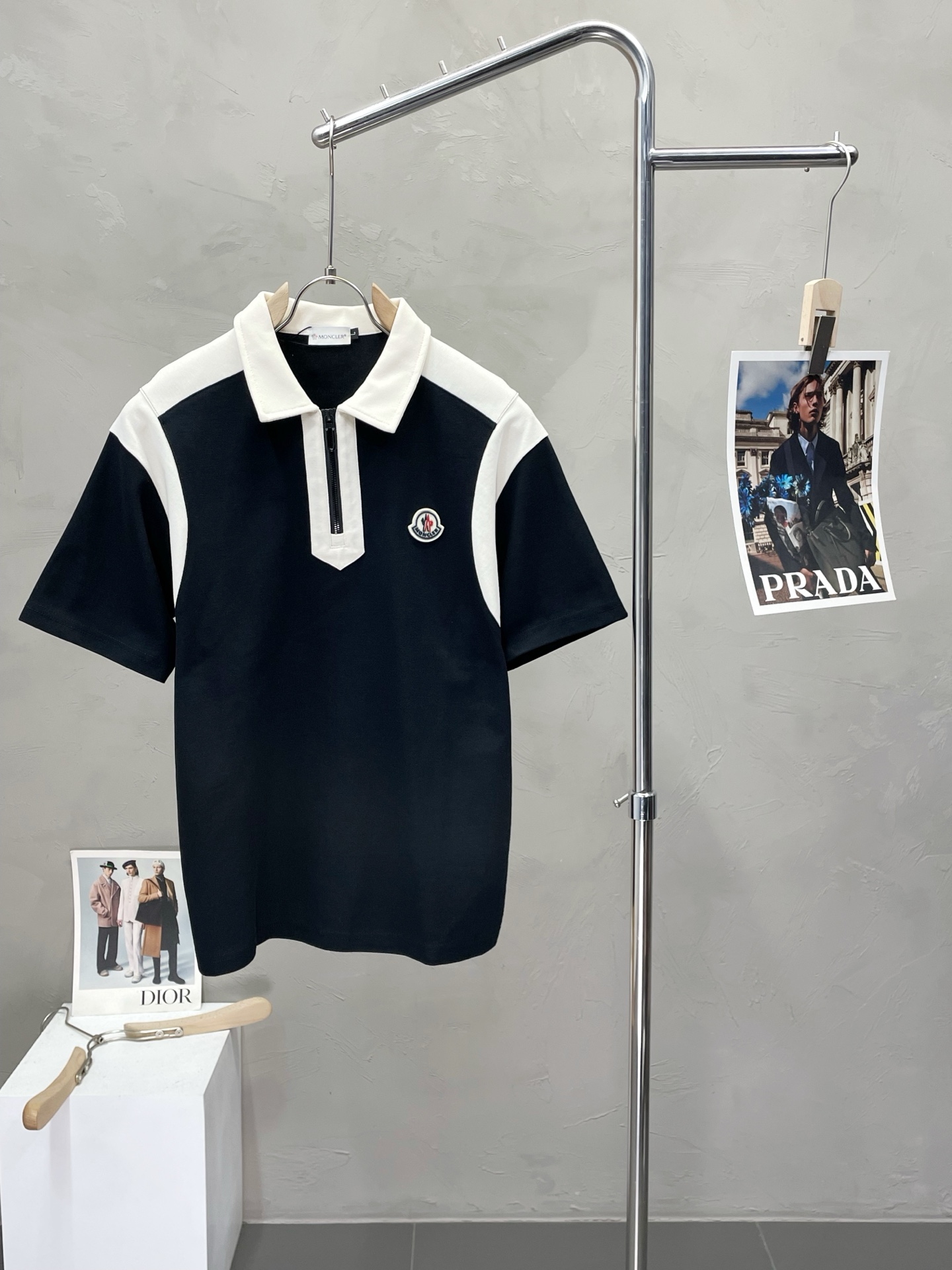 NO:525930,.Moncler mask exclusively provides new original single men's casual short sleeves, high-end customization, high-end version, fashionable and versatile imported fabric, super soft and delicate, skin-friendly and comfortable to wear, high-end boutique, OEM factory fine-made top body, very good men's essential items, three standards, code M-4XL,,Moncler, T-shirt, alexander wang19860909.Moncler蒙口独家专供新款原单男士休闲短袖 高端定制 高版本 时尚百搭爆款进口面料 手感超柔软细腻 穿着亲肤舒适 高端精品 代工厂精细做上身非常赞 男士必备单品 三标齐全 码数M-4XL,,Moncler,T-shirt,alexander wang,Men's clothing