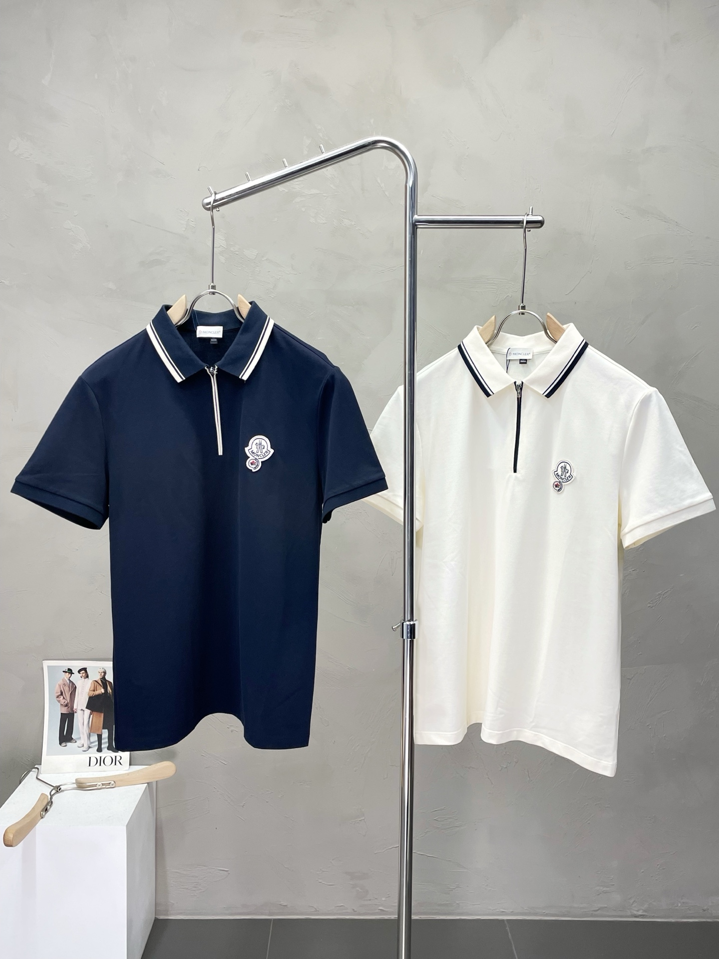 NO:507569,.Moncler mask exclusively provides new original single men's casual short sleeves, high-end customization, high-end version, fashionable and versatile imported fabric, super soft and delicate, skin-friendly and comfortable to wear, high-end boutique, OEM factory fine-made top body, very good men's essential items, three standards, code M-4XL,,Moncler, T-shirt, alexander wang19860909.Moncler蒙口独家专供新款原单男士休闲短袖 高端定制 高版本 时尚百搭爆款进口面料 手感超柔软细腻 穿着亲肤舒适 高端精品 代工厂精细做上身非常赞 男士必备单品 三标齐全 码数M-4XL,,Moncler,T-shirt,alexander wang,Men's clothing