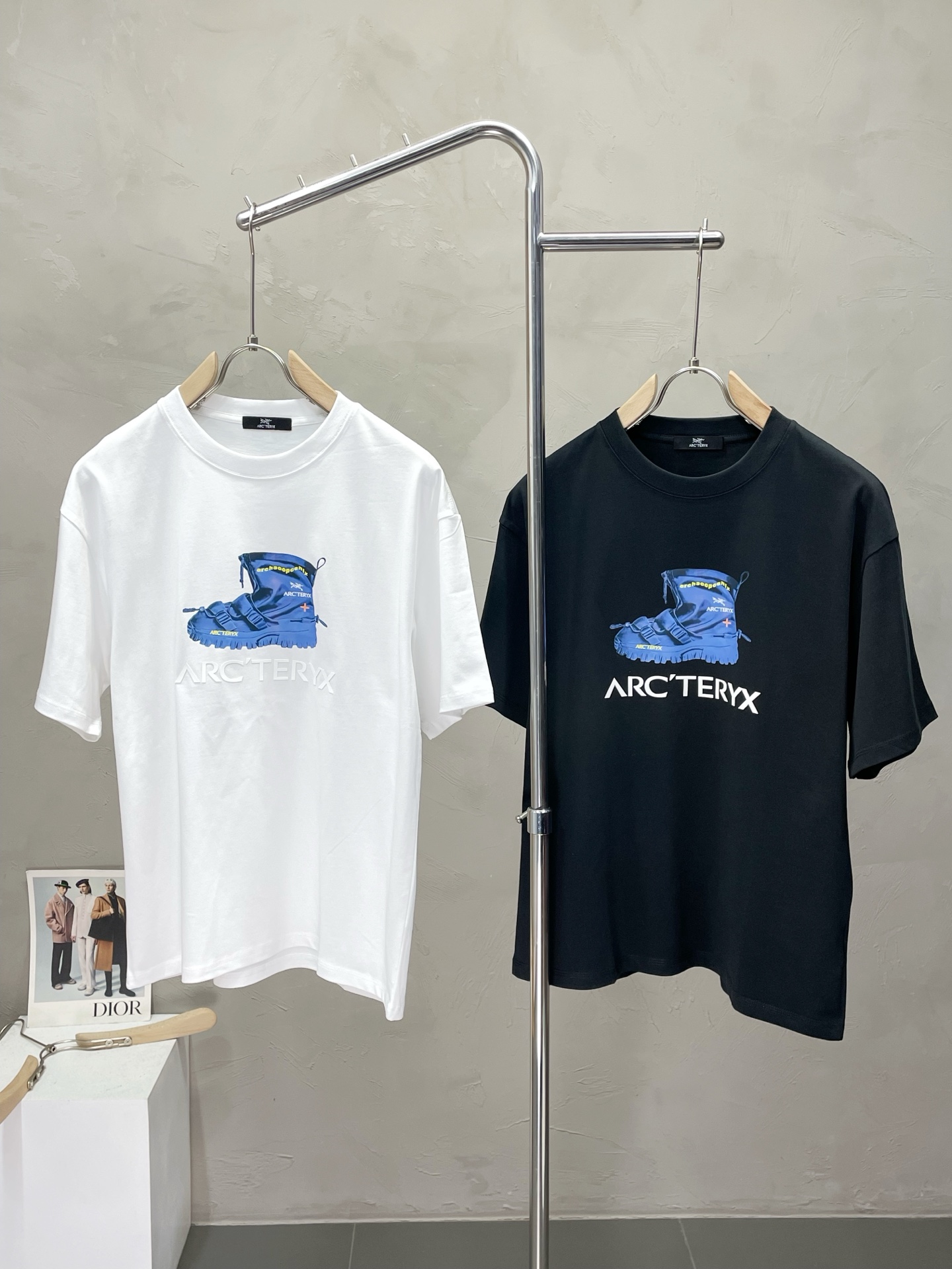 NO:485724,.Arc’teryx Archaeopteryx exclusively offers new original single men’s casual short sleeves, high-end customization, high-end version, fashionable and versatile imported fabric, super soft and delicate, skin-friendly and comfortable to wear, high-end boutique, OEM, fine-made top body, very good, men’s essential items, three standards, S-2XL, arc’teryx, T-shirt, alexander wang19860909.Arc’teryx始祖鸟独家专供新款原单男士休闲短袖 高端定制 高端版本 时尚百搭爆款进口面料 手感超柔软细腻 穿着亲肤舒适 高端精品 代工厂精细做上身非常赞 男士必备单品 三标齐全 码数S-2XL,arc'teryx,T-shirt,alexander wang,Men's clothing