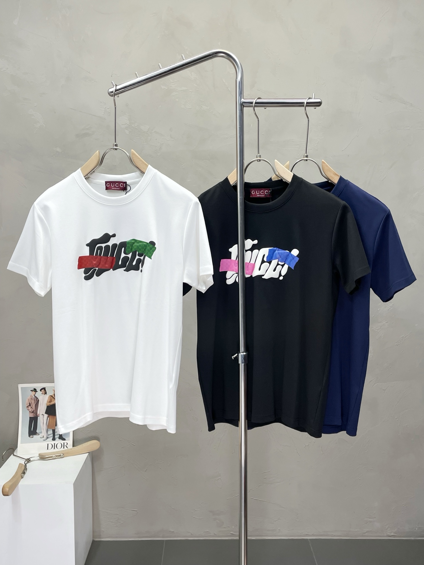 NO:488265,.Gucci exclusively offers new original single men's casual short sleeves, high-end customization, high-end version, fashionable and versatile imported fabric, super soft and delicate, skin-friendly and comfortable to wear, high-end boutique, OEM, fine-grained top body, very good, men's essential items, three standards, code M-3XL,,gucci,gucci,T-shirt,alexander wang19860909.Gucci古驰独家专供新款原单男士休闲短袖 高端定制 高端版本 时尚百搭爆款进口面料 手感超柔软细腻 穿着亲肤舒适 高端精品 代工厂精细做上身非常赞 男士必备单品 三标齐全 码数M-3XL,,gucci,gucci,T-shirt,alexander wang,Men's clothing