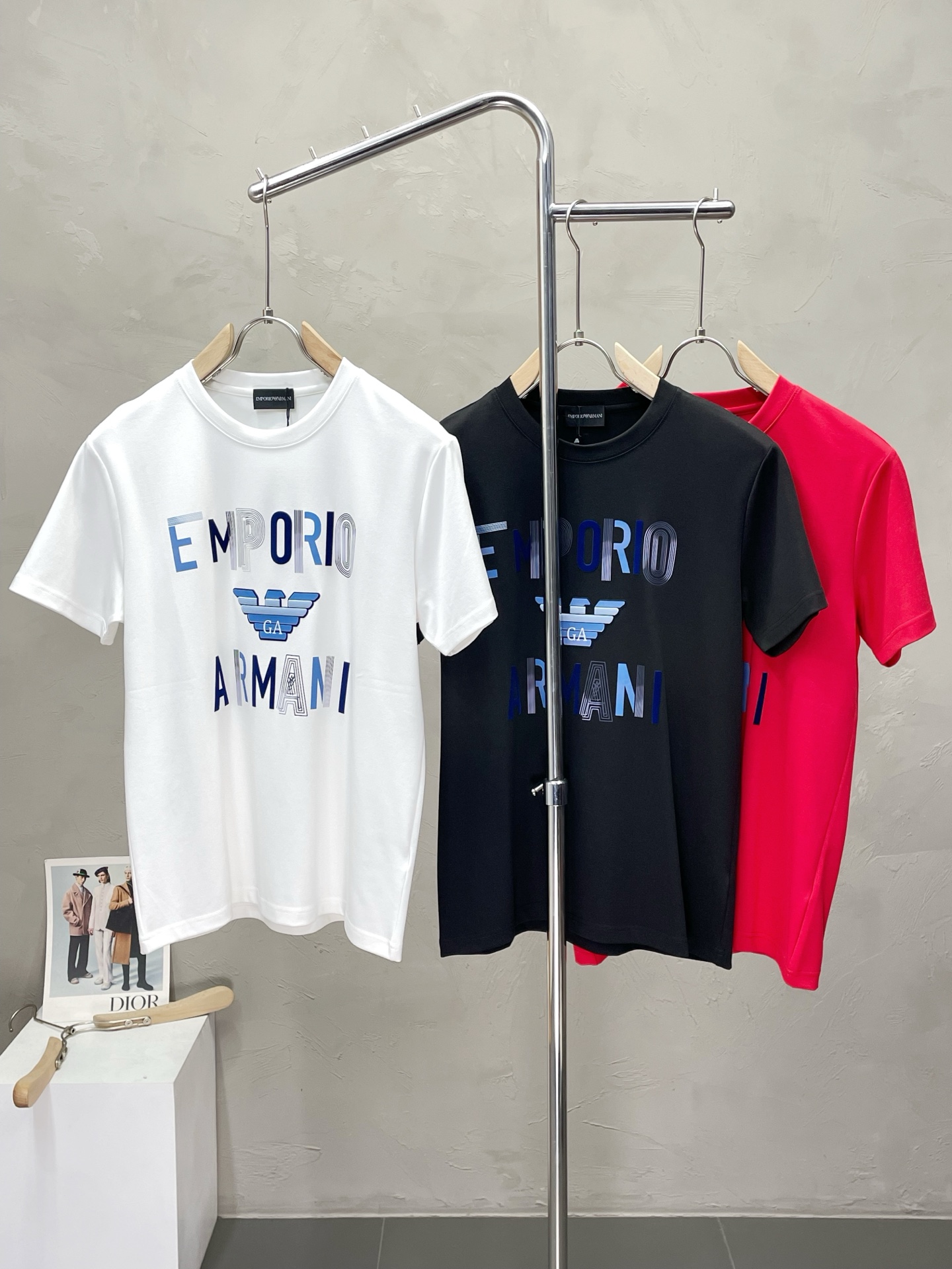 NO:490808,.ARMANI Armani exclusively offers new original single men's casual short sleeves, high-end customization, high-end version, fashionable and versatile imported fabric, super soft and delicate, skin-friendly and comfortable to wear, high-end boutique, OEM, fine production, very good for the upper body, men's essential items, three standards, M-3XL,,armani,armani,T-shirt,alexander wang19860909.ARMANI阿玛尼独家专供新款原单男士休闲短袖 高端定制 高端版本 时尚百搭爆款进口面料 手感超柔软细腻 穿着亲肤舒适 高端精品 代工厂精细做上身非常赞 男士必备单品 三标齐全 码数M-3XL,,armani,armani,T-shirt,alexander wang,Men's clothing