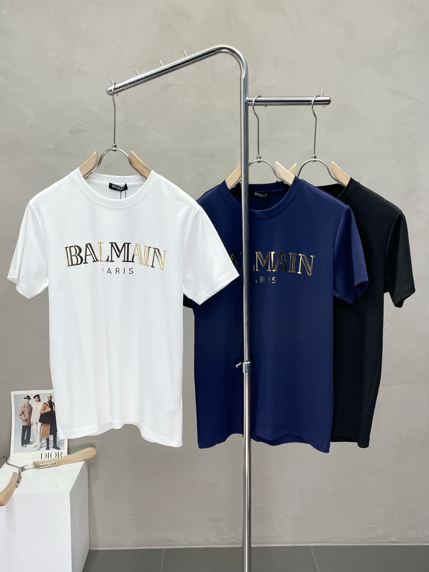 NO:488292,.BALMAIN exclusively offers new original single men's casual short sleeves, high-end customization, high-end version, fashionable and versatile imported fabric, super soft and delicate, skin-friendly and comfortable to wear, high-end boutique, OEM, fine production, very good for the upper body, men's essential items, complete three standards, M-3XL, balmain, balmain, T-shirt, alexander wang19860909.BALMAIN巴尔曼独家专供新款原单男士休闲短袖 高端定制 高端版本 时尚百搭爆款进口面料 手感超柔软细腻 穿着亲肤舒适 高端精品 代工厂精细做上身非常赞 男士必备单品 三标齐全 码数M-3XL,,balmain,balmain,T-shirt,alexander wang,Men's clothing