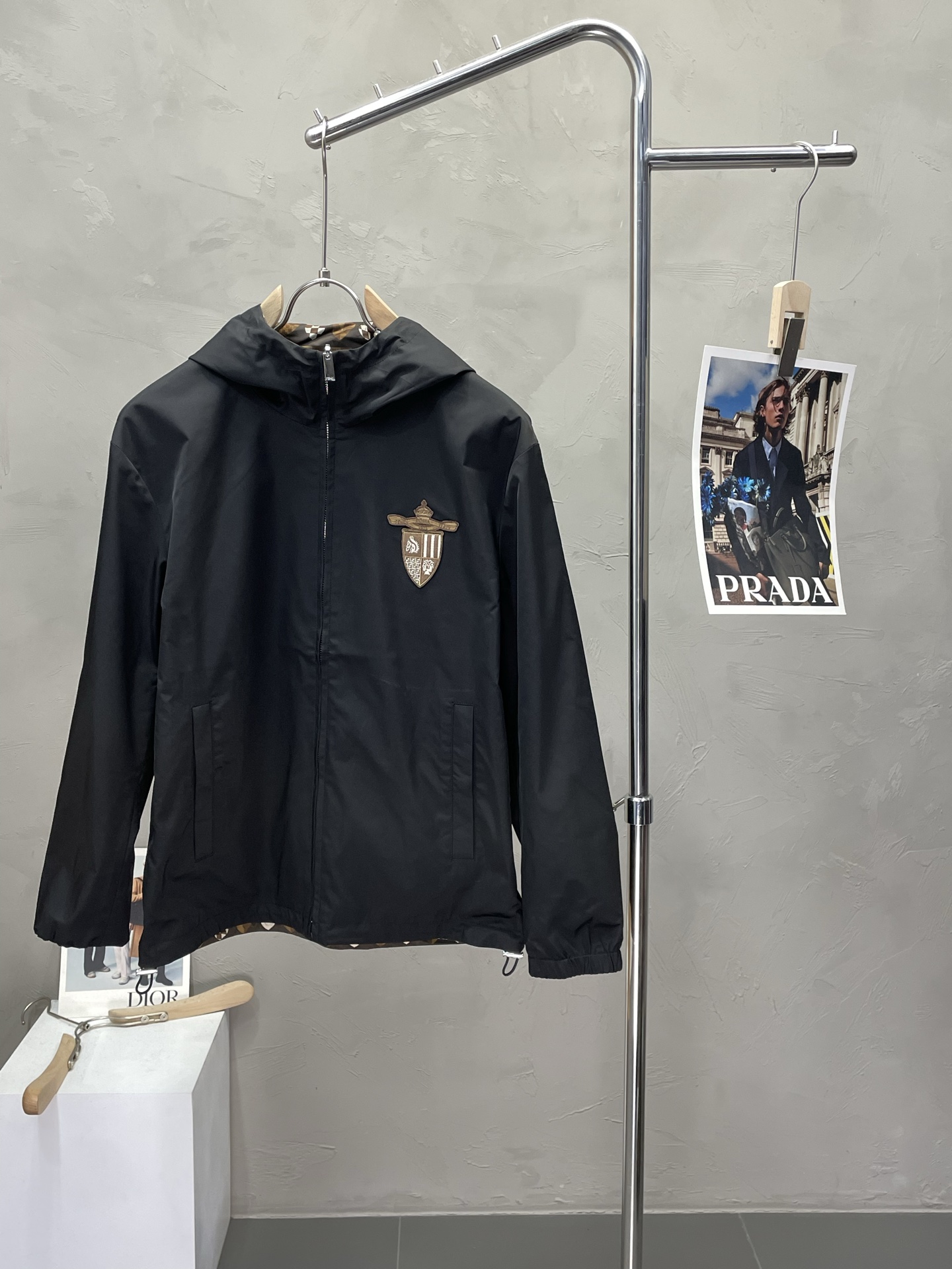 NO:508851,.FENDI exclusively offers new original single men's casual spring and autumn jackets. Double-sided design, breathable and comfortable, high-end customization, high-end version, fashionable and versatile imported fabrics, super soft and delicate, skin-friendly and comfortable to wear, high-end boutique, OEM, fine-made, very good for the upper body, men's essential items, complete three standards, 48-56,,fendi,fendi, jackets & coats,alexander wang19860909.FENDI芬迪独家专供新款原单男士休闲春秋夹克 双面穿设计 透气舒适 高端定制 高版本 时尚百搭爆款进口面料 手感超柔软细腻 穿着亲肤舒适 高端精品 代工厂精细做上身非常赞 男士必备单品 三标齐全 码数48-56,,fendi,fendi,jackets & coats,alexander wang,Men's clothing