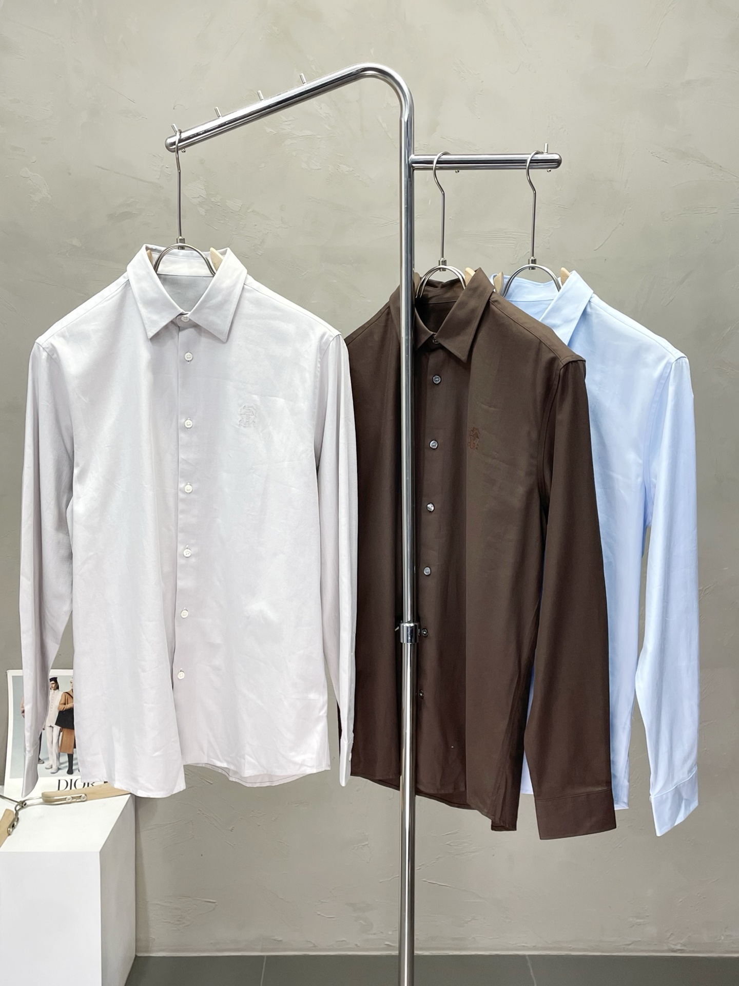 NO:488358,.BC-Brunello Cucinali exclusively supplies new original single men's casual shirts. High-end customization. High-end version. Fashionable and versatile imported fabrics. Super soft and delicate touch. Skin-friendly and comfortable to wear. High-end boutique. OEM is very good for fine production. Men's essential items. Complete three standards. S-2XL., brunello cucinelli,shirts,alexander wang.19860909.BC-Brunello Cucinali布鲁内洛·库奇内利独家专供新款原单男士休闲衬衫 高端定制 高端版本 时尚百搭爆款进口面料 手感超柔软细腻 穿着亲肤舒适 高端精品 代工厂精细做上身非常赞 男士必备单品 三标齐全 码数S-2XL,,brunello cucinelli,shirts,alexander wang,Men's clothing