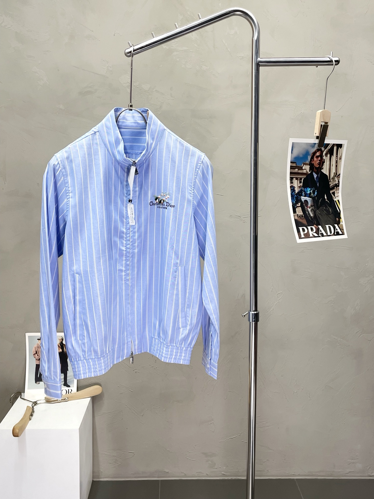 NO:488367,.Dior exclusively offers new original single men's casual jacket, thin jacket, high-end customization, high-end version, fashionable and versatile imported fabric, super soft and delicate, skin-friendly and comfortable to wear, high-end boutique, OEM, fine-made top body, very good, men's essential items, three standards, S-2XL,,dior,dior, jackets & coats, jackets & coats, alexander wang19860909.Dior迪奥独家专供新款原单男士休闲外套 薄夹克 高端定制 高端版本 时尚百搭爆款进口面料 手感超柔软细腻 穿着亲肤舒适 高端精品 代工厂精细做上身非常赞 男士必备单品 三标齐全 码数S-2XL,,dior,dior,jackets & coats,jackets & coats,alexander wang,Men's clothing