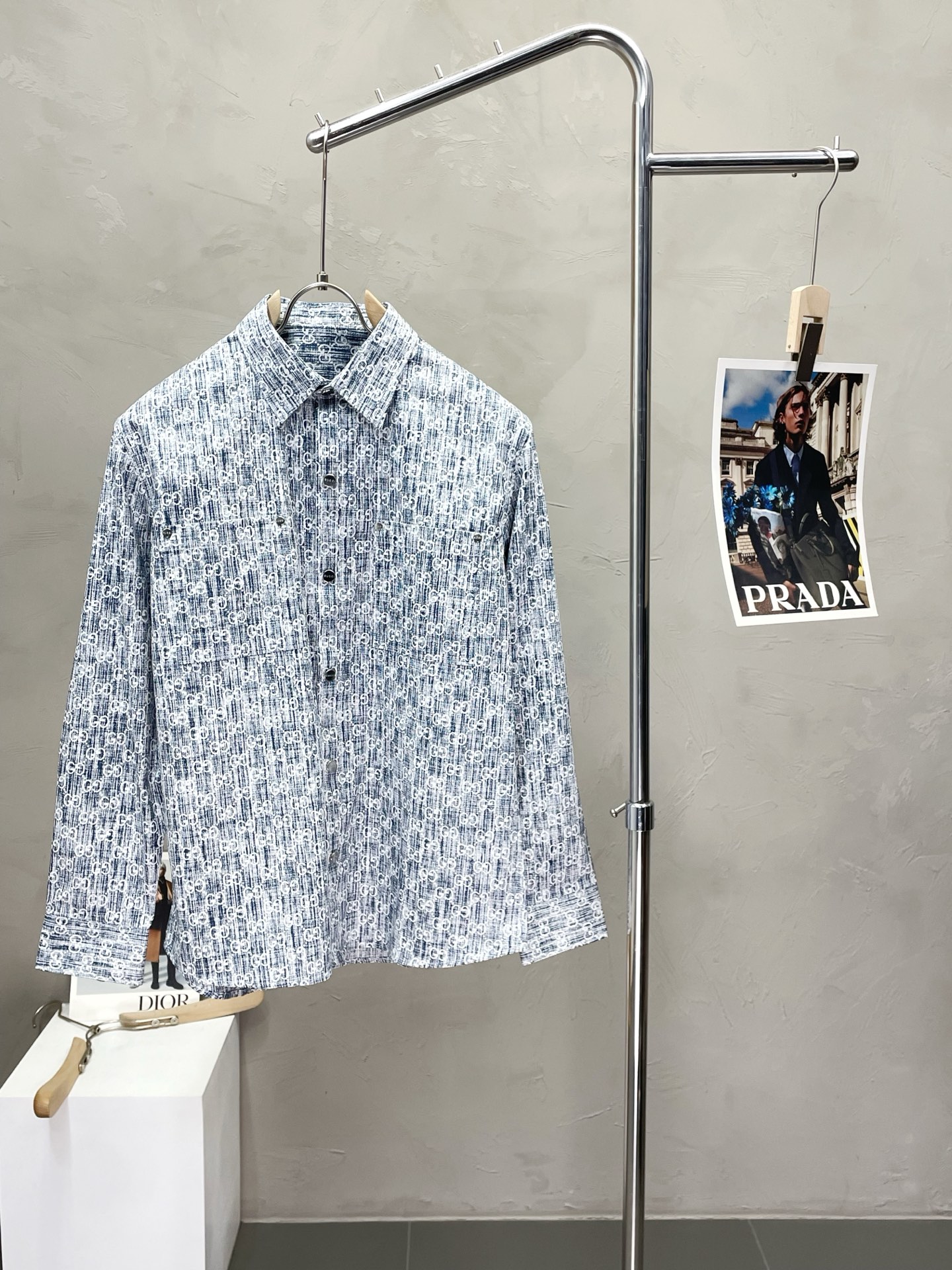 NO:488388,.Gucci exclusively offers new original single men's casual shirt jackets, high-end customization, high-end version, fashionable and versatile imported fabrics, super soft and delicate, skin-friendly and comfortable to wear, high-end boutique, OEM, fine-made top-body, very good, men's essential items, three standards, complete code M-3XL,,gucci,gucci,jackets & coats,shirts,alexander wang19860909.Gucci古驰独家专供新款原单男士休闲衬衫外套 高端定制 高端版本 时尚百搭爆款进口面料 手感超柔软细腻 穿着亲肤舒适 高端精品 代工厂精细做上身非常赞 男士必备单品 三标齐全 码数M-3XL,,gucci,gucci,jackets & coats,shirts,alexander wang,Men's clothing