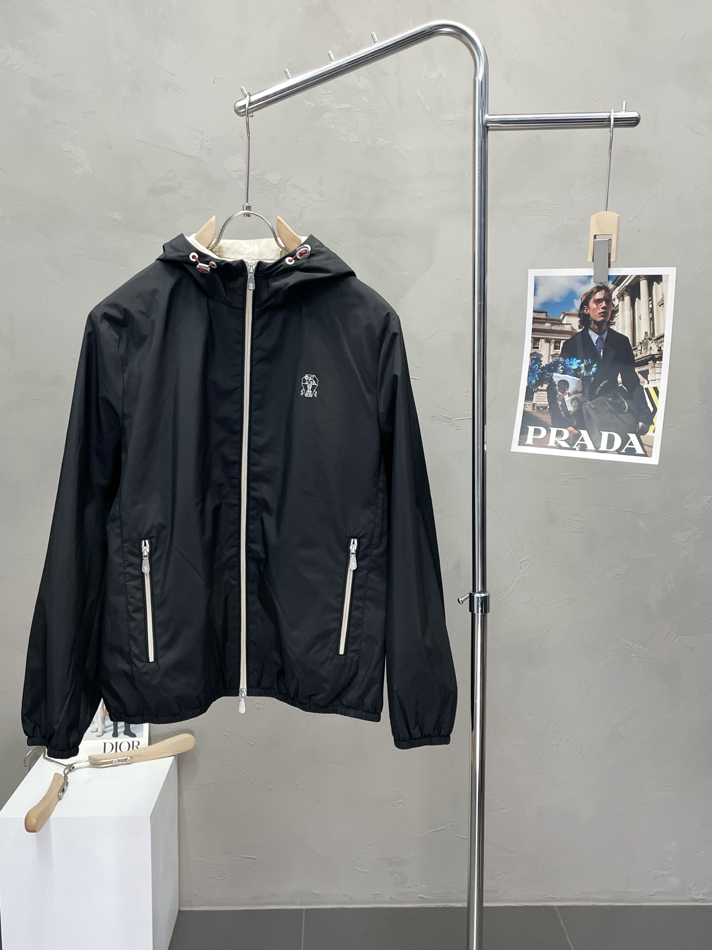 NO:493539,.BC-Brunello Cucineli exclusively offers new fashion and casual spring and autumn jackets. Imported original fabrics are soft and comfortable, comfortable and breathable on the upper body, and unique design style. Whether worn alone or matched, they are all versatile items, demonstrating the personality of young people. The original hardware and accessories are extremely high-end, and the upper body is very handsome!  Code number M-3XL, brunello cucinelli, jackets & coats, alexander wang19860909.BC-Brunello Cucineli布鲁内洛·库奇内利独家专供新品时尚休闲春秋夹克.进口原版面料,柔软舒适,上身舒适透气,独特设计风格,无论是单穿还是搭配,都是百搭单品,彰显了年轻人的个性,原版五金辅料,档次极高,上身帅气十足！码数M-3XL,,brunello cucinelli,jackets & coats,alexander wang,Men's clothing