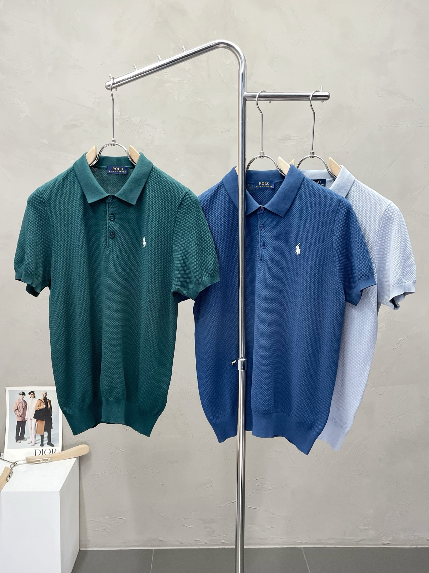 NO:493423,.Ralph Lauren exclusively offers new original single men's casual knitted short sleeves, high-end customization, high-end version, fashionable and versatile imported fabric, super soft and delicate, skin-friendly and comfortable to wear, high-end boutique, OEM, fine-made top body, very good, men's essential items, three standards, code M-3XL,,loro piano, T-shirt, alexander wang19860909.Ralph Lauren拉夫劳伦独家专供新款原单男士休闲针织短袖 高端定制 高版本 时尚百搭爆款进口面料 手感超柔软细腻 穿着亲肤舒适 高端精品 代工厂精细做上身非常赞 男士必备单品 三标齐全 码数M-3XL,,loro piana,T-shirt,alexander wang,Men's clothing