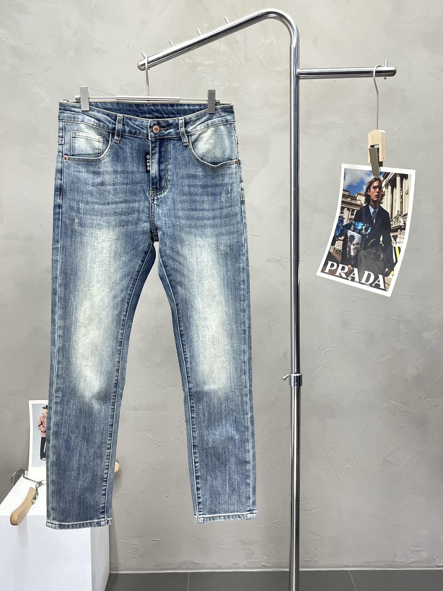 NO:490770,.Chrome hearts exclusively for the new high-end version of jeans!  Customized fabrics for counters are breathable and comfortable, with impeccable details, and the brand element design concept reflects high quality. The feel is delicate and soft!  It is casually cut, with a great upper body style!  Number of codes 28-38 (no 35), chrome hearts, chrome hearts, jeans, alexander wang19860909.Chrome hearts克罗心独家专供新款牛仔裤高端版本！专柜定制面料 透气舒适度高,细节无可挑剔,品牌元素设计理念,体现高品质.手感细腻柔软！呈现休闲裁剪,上身版型超赞！码数28-38（无35）,,chrome hearts,chrome hearts,jeans,alexander wang,Men's clothing