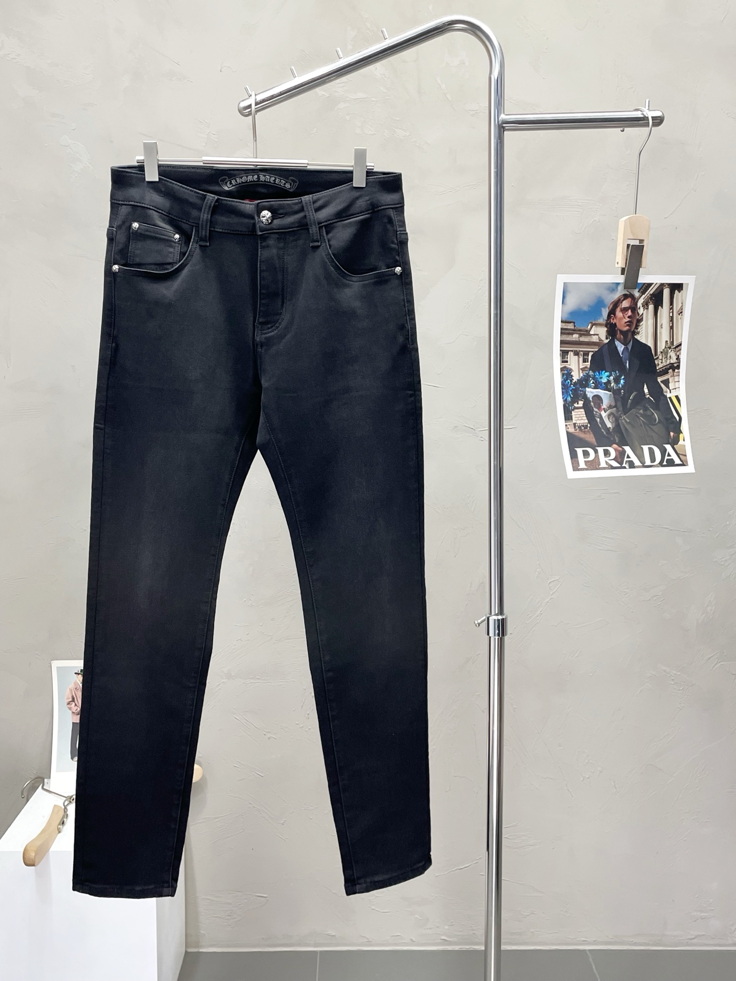 NO:490799,.Chrome hearts exclusively for the new high-end version of jeans!  Customized fabrics for counters are breathable and comfortable, with impeccable details, and the brand element design concept reflects high quality. The feel is delicate and soft!  It is casually cut, with a great upper body style!  28-38, chrome hearts, chrome hearts, jeans, alexander wang19860909.Chrome hearts克罗心独家专供新款牛仔裤高端版本！专柜定制面料 透气舒适度高,细节无可挑剔,品牌元素设计理念,体现高品质.手感细腻柔软！呈现休闲裁剪,上身版型超赞！码数28-38,,chrome hearts,chrome hearts,jeans,alexander wang,Men's clothing