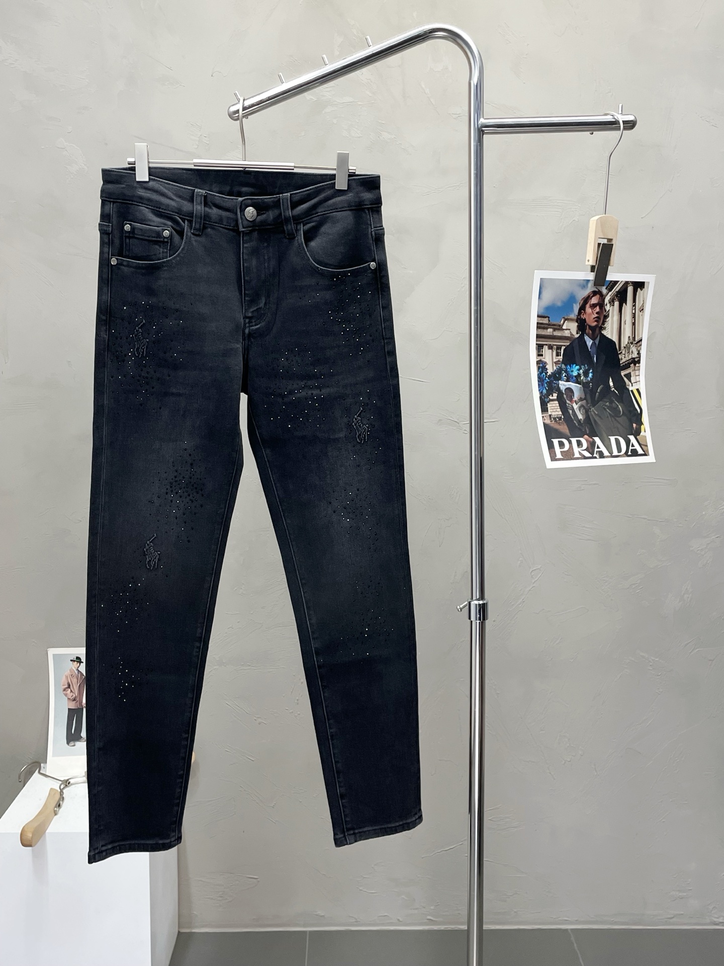 NO:493376,.Ralph Lauren exclusively for the new high-end version of jeans!  Customized fabrics for counters are breathable and comfortable, with impeccable details, and the brand element design concept reflects high quality. The feel is delicate and soft!  It is casually cut, with a great upper body style!  Count 29-38, loro piana, jeans, alexander wang19860909.Ralph Lauren拉夫劳伦独家专供新款牛仔裤高端版本！专柜定制面料 透气舒适度高,细节无可挑剔,品牌元素设计理念,体现高品质.手感细腻柔软！呈现休闲裁剪,上身版型超赞！码数29-38,,loro piana,jeans,alexander wang,Men's clothing