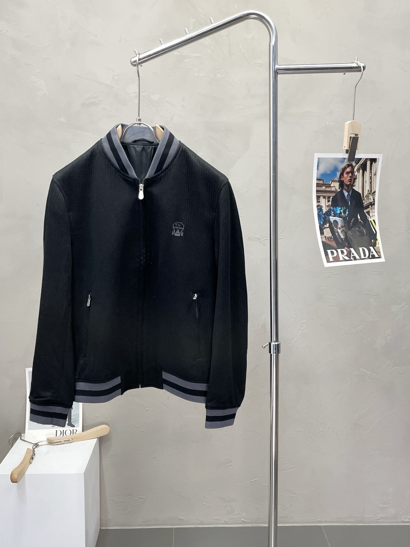 NO:490864,.BC-Brunello Cucineli Brunello Cucineli exclusively offers new fashion and casual autumn and winter jackets. Imported original fabrics are soft and comfortable, comfortable and breathable on the upper body, and unique design style. Whether worn alone or matched, they are all versatile items, demonstrating the personality of young people. The original hardware and accessories are extremely high-end, and the upper body is very handsome!  48-56, brunello cucinelli, jackets & coats, jackets & coats, alexander wang19860909.BC-Brunello Cucineli 布鲁内洛·库奇内利独家专供新品时尚休闲秋冬夹克外套.进口原版面料,柔软舒适,上身舒适透气,独特设计风格,无论是单穿还是搭配,都是百搭单品,彰显了年轻人的个性,原版五金辅料,档次极高,上身帅气十足！码数48-56,,brunello cucinelli,jackets & coats,jackets & coats,alexander wang,Men's clothing