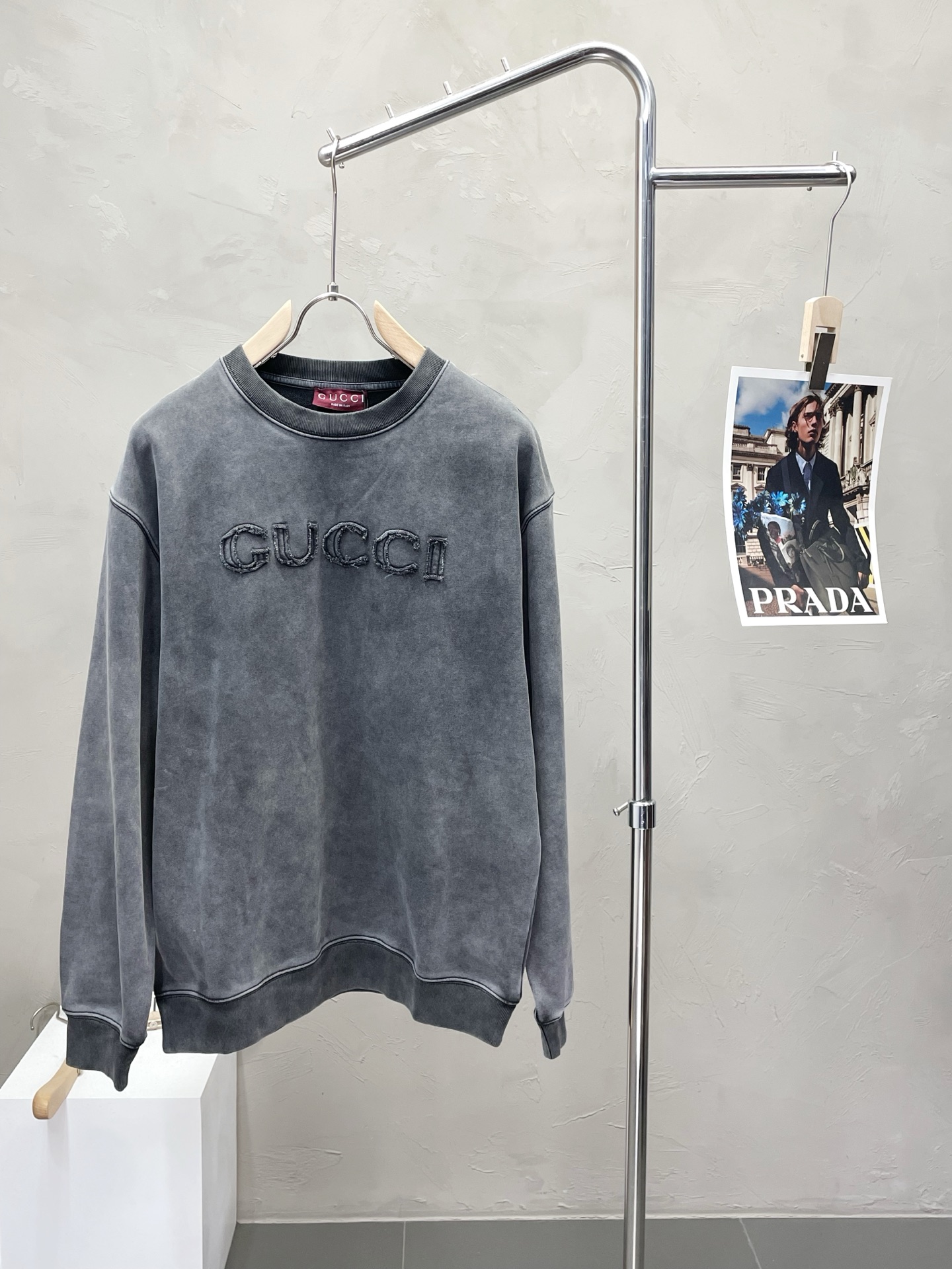 NO:490845,.Gucci exclusively provides the latest spring and autumn fashion pullover sweatshirts. Classic design and design with great appearance. The quality is even more unscrupulous. You can buy it directly. You can't get it wrong! Through detailed pictures, you can feel its powerful aura. The imported fabric has a significant effect in keeping warm, so you don’t have to worry about a little chill! It is both fashionable and functional, and the whole style looks more luxurious and elegant! Size S-XL, gucci, gucci, hoodie, sweatshirts, alexander wang19860909.Gucci古驰独家专供最新春秋时尚套头卫衣 经典设计与颜值爆棚的设计 品质更是无法挑剔品控可以直接入手,不容过错的高端臻品！通过细节图片便可感受到它强悍的气场,进口面料 聚温保暖效果显著,完全不用担心会有一点寒意！时尚与功能性兼备,整款显得更加的奢华大气！ 尺码S-XL,,gucci,gucci,hoodie,sweatshirts,alexander wang,Men's clothing