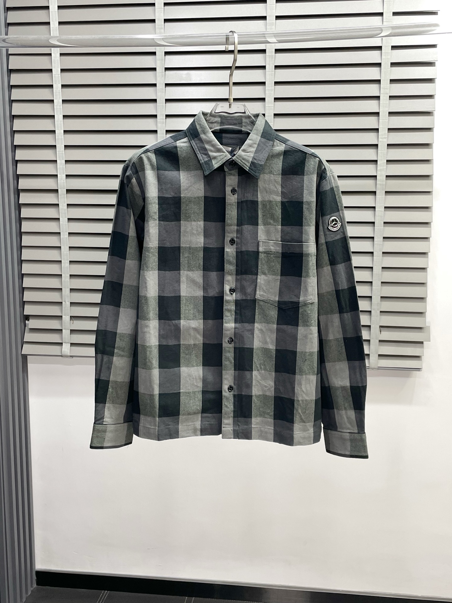 NO:501873,.Moncler mask exclusively offers new original single men's casual plaid jacket. High-end customization, high-end version, fashionable and versatile imported fabric, super soft and delicate, skin-friendly and comfortable to wear, high-end boutique, OEM, fine-made top body, very good, men's essential items, three-standard, S-XL, Moncler, jackets & coats, alexander wang19860909.Moncler蒙口独家专供新款原单男士休闲格子外套.高端定制 高版本 时尚百搭爆款进口面料 手感超柔软细腻 穿着亲肤舒适 高端精品 代工厂精细做上身非常赞 男士必备单品 三标齐全 码数S-XL,,Moncler,jackets & coats,alexander wang,Men's clothing