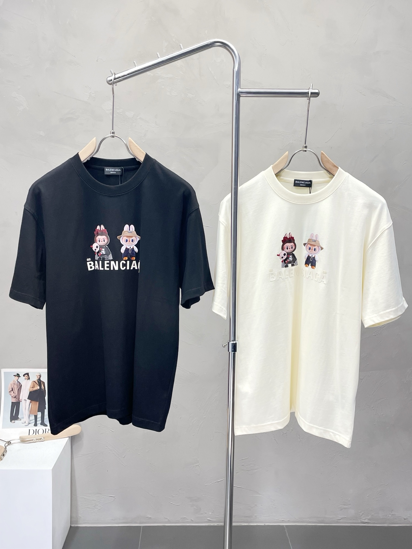 NO:500288,.Balenciaga exclusively offers new original single men's casual short sleeves, high-end customization, high-end version, fashionable and versatile imported fabric, super soft and delicate, skin-friendly and comfortable to wear, high-end boutique, OEM, fine-made top body, very good, men's essential items, three standards, S-3XL,,balenciaga,balenciaga,T-shirt,alexander wang19860909.Balenciaga巴黎世家独家专供新款原单男士休闲短袖 高端定制 高端版本 时尚百搭爆款进口面料 手感超柔软细腻 穿着亲肤舒适 高端精品 代工厂精细做上身非常赞 男士必备单品 三标齐全 码数S-3XL,,balenciaga,balenciaga,T-shirt,alexander wang,Men's clothing