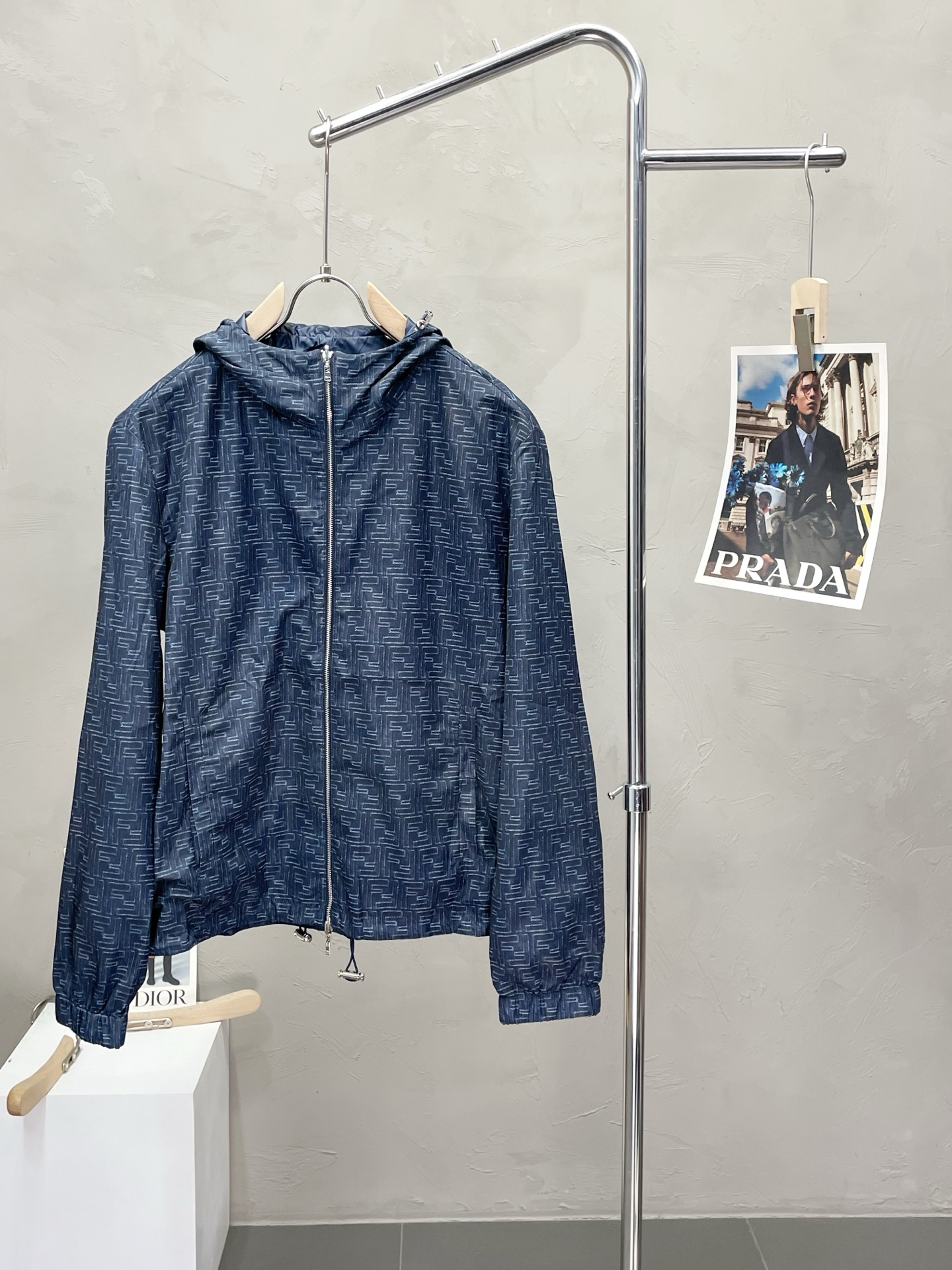 NO:503060,.FENDI exclusively offers the latest spring and autumn jackets, double-sided design, classic design and beautiful design. The quality is even more unscrupulous. You can buy it directly, which is not to be mistaken for high-end products!  Through the detailed pictures, you can feel its powerful aura. The imported fabric is both fashionable and functional, and the whole style looks more luxurious and atmospheric!  Size S-XL, fendi, fendi, jackets & coats, alexander wang19860909.FENDI芬迪独家专供最新春秋夹克 双面穿设计 经典设计与颜值爆棚的设计 品质更是无法挑剔品控可以直接入手,不容过错的高端臻品！通过细节图片便可感受到它强悍的气场,进口面料 时尚与功能性兼备,整款显得更加的奢华大气！ 尺码S-XL,,fendi,fendi,jackets & coats,alexander wang,Men's clothing