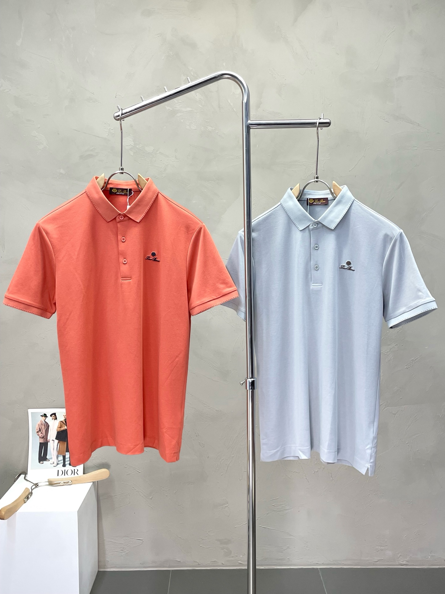 NO:500272,.LP-Loro Piana exclusively offers new original single men's casual short sleeves, high-end customization, high-end version, fashionable and versatile imported fabric, super soft and delicate, skin-friendly and comfortable to wear, high-end boutique, OEM, fine-made top body, very good, men's essential items, three standards, 48-56,,loro piga,loro piga,T-shirt,alexander wang19860909.LP-Loro Piana诺悠翩雅独家专供新款原单男士休闲短袖 高端定制 高端版本 时尚百搭爆款进口面料 手感超柔软细腻 穿着亲肤舒适 高端精品 代工厂精细做上身非常赞 男士必备单品 三标齐全 码数48-56,,loro piana,loro piana,T-shirt,alexander wang,Men's clothing