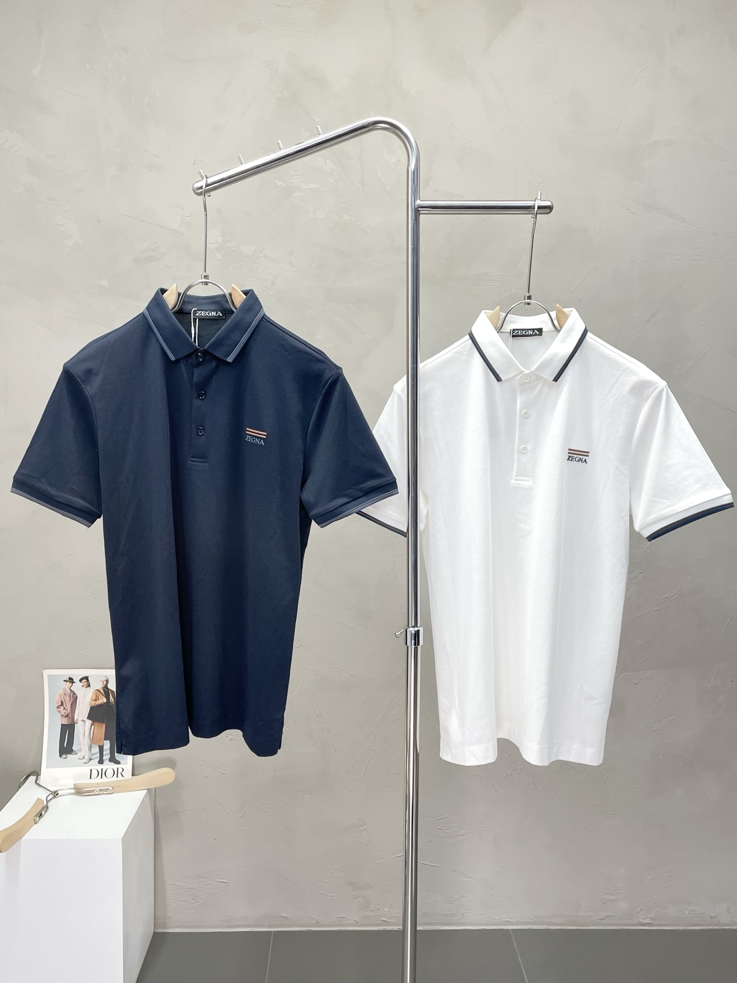 NO:500290,.ZEGNA exclusively offers new original single men's casual short sleeves, high-end customization, high-end version, fashionable and versatile imported fabric, super soft and delicate, skin-friendly and comfortable to wear, high-end boutique, OEM, fine production, very good for the top body, men's essential items, three standards, 48-56,,zegna, T-shirt, alexander wang19860909.ZEGNA杰尼亚独家专供新款原单男士休闲短袖 高端定制 高端版本 时尚百搭爆款进口面料 手感超柔软细腻 穿着亲肤舒适 高端精品 代工厂精细做上身非常赞 男士必备单品 三标齐全 码数48-56,,zegna,T-shirt,alexander wang,Men's clothing