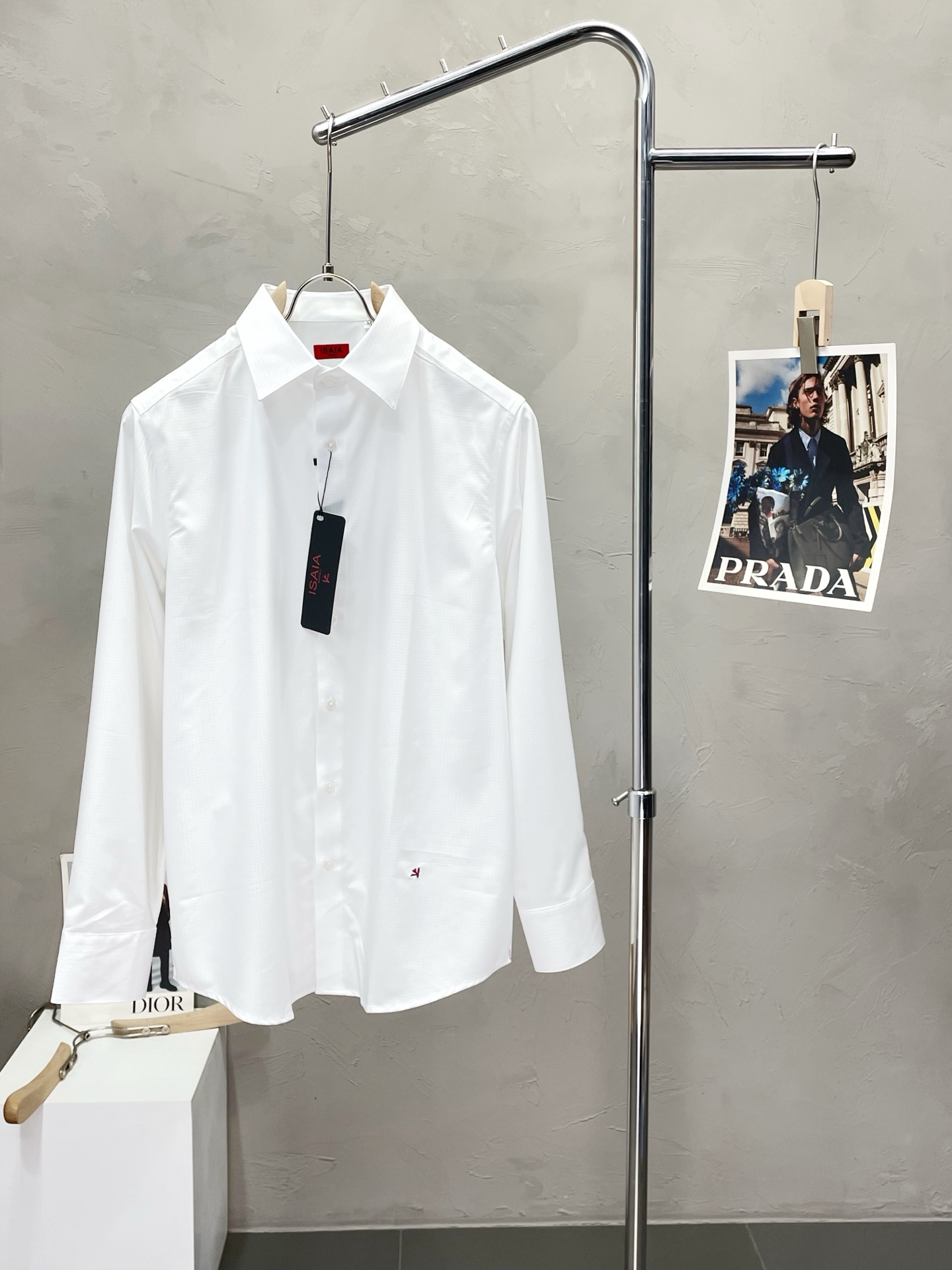 NO:503009,.ISAIA exclusively offers new spring and summer original single men's casual shirts. High-end customization. High-version. Fashionable and versatile and popular original imported fabric. Necklace hem. Logo pattern design. Super soft and delicate touch. Skin-friendly and comfortable to wear. High-end boutique. OEM is very good. Men's must-have items. Complete three standards. Sizes 48-56,,shirts,alexander wang.19860909.ISAIA独家专供春夏新款原单男士休闲衬衫 高端定制 高版本 时尚百搭爆款原版进口面料 领口衣摆 logo图案设计 手感超柔软细腻 穿着亲肤舒适 高端精品 代工厂精细做上身非常赞 男士必备单品 三标齐全 尺码48-56,,shirts,alexander wang,Men's clothing