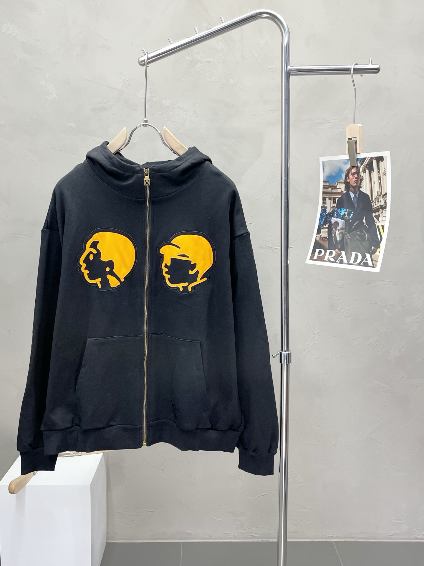 NO:503028,.Louis Vuitton exclusively offers the latest hooded jackets, classic designs and beautiful designs. The quality is even more unscrupulous. You can buy them directly. You can’t get it wrong! Through the detailed pictures, you can feel its powerful aura. The inner layer has a significant effect of warming and keeping warm. There is no need to worry about a little chill! It is both fashionable and functional, and the whole style looks more luxurious and elegant! Size S-XL, louis vuitton,louis vuitton,jackets & coats,hats,alexander wang19860909.Louis Vuitton路易威登独家专供最新连帽外套 经典设计与颜值爆棚的设计 品质更是无法挑剔品控可以直接入手,不容过错的高端臻品！通过细节图片便可感受到它强悍的气场,内里加绒 聚温保暖效果显著,完全不用担心会有一点寒意！时尚与功能性兼备,整款显得更加的奢华大气！ 尺码S-XL,,louis vuitton,louis vuitton,jackets & coats,hats,alexander wang,Men's clothing