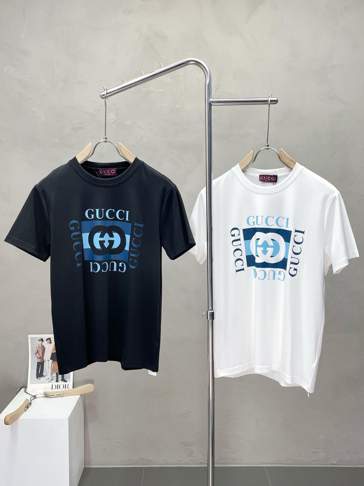 NO:502933,.Gucci exclusively offers new original single men's casual short sleeves, high-end customization, high-end version, fashionable and versatile imported fabric, super soft and delicate, skin-friendly and comfortable to wear, high-end boutique, OEM, fine-grained top body, very good, men's essential items, three standards, code M-3XL,,gucci,gucci,T-shirt,alexander wang19860909.Gucci古驰独家专供新款原单男士休闲短袖 高端定制 高端版本 时尚百搭爆款进口面料 手感超柔软细腻 穿着亲肤舒适 高端精品 代工厂精细做上身非常赞 男士必备单品 三标齐全 码数M-3XL,,gucci,gucci,T-shirt,alexander wang,Men's clothing