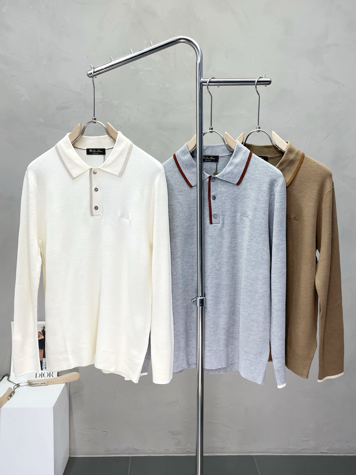 NO:506130,.LP-Loro Piana exclusively offers the latest and fashionable autumn and winter sweaters, a jacket with a classic design and appearance, and the quality is even more unscrupulous. You can buy it directly, which is not to be mistaken for high-end products! Through the detailed pictures, you can feel its powerful aura, and the warm-concentration effect is significant, so you don’t have to worry about the chill at all! It is both fashionable and functional, and the whole style looks more luxurious and elegant! Size M-3XL, loro piana, loro piana, jackets & coats, sweaters, alexander wang19860909.LP-Loro Piana诺悠翩雅独家专供最新时尚秋冬毛衣,经典设计感与颜值爆棚的外套,品质更是无法挑剔品控可以直接入手,不容过错的高端臻品！通过细节图片便可感受到它强悍的气场,聚温保暖效果显著,完全不用担心会有一点寒意！时尚与功能性兼备,整款显得更加的奢华大气！ 尺码M-3XL,,loro piana,loro piana,jackets & coats,sweaters,alexander wang,Men's clothing