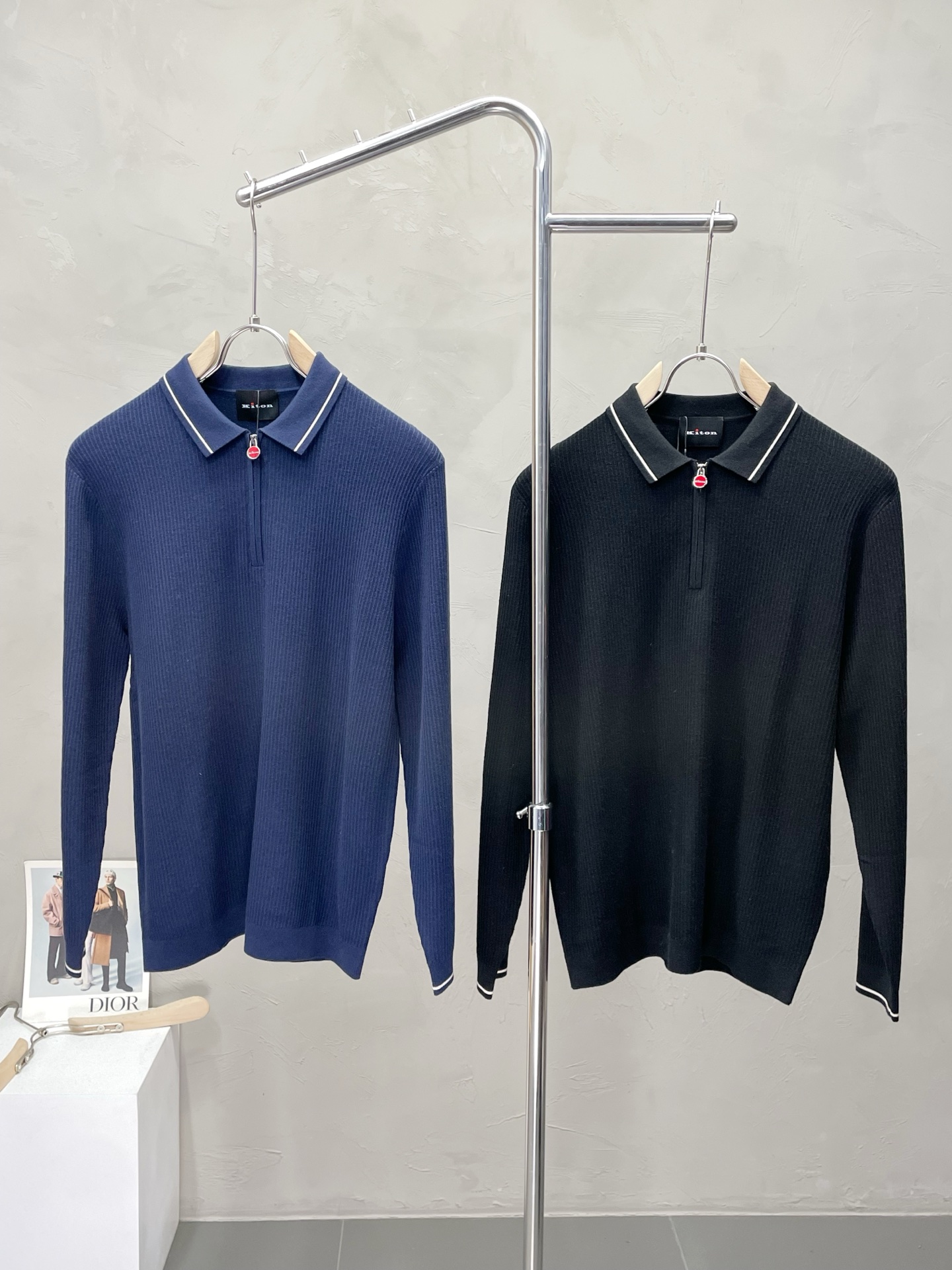 NO:509589,.KITON exclusively offers new original single men's casual long-sleeved sweater, high-end customization, high-end version, fashionable and versatile imported fabric, super soft and delicate, skin-friendly and comfortable to wear, high-end boutique, OEM, fine-made top body, very good, men's essential items, three standards, 48-56,,sweaters,alexander wang19860909.KITON独家专供新款原单男士休闲长袖毛衣 高端定制 高版本 时尚百搭爆款进口面料 手感超柔软细腻 穿着亲肤舒适 高端精品 代工厂精细做上身非常赞 男士必备单品 三标齐全 码数48-56,,sweaters,alexander wang,Men's clothing