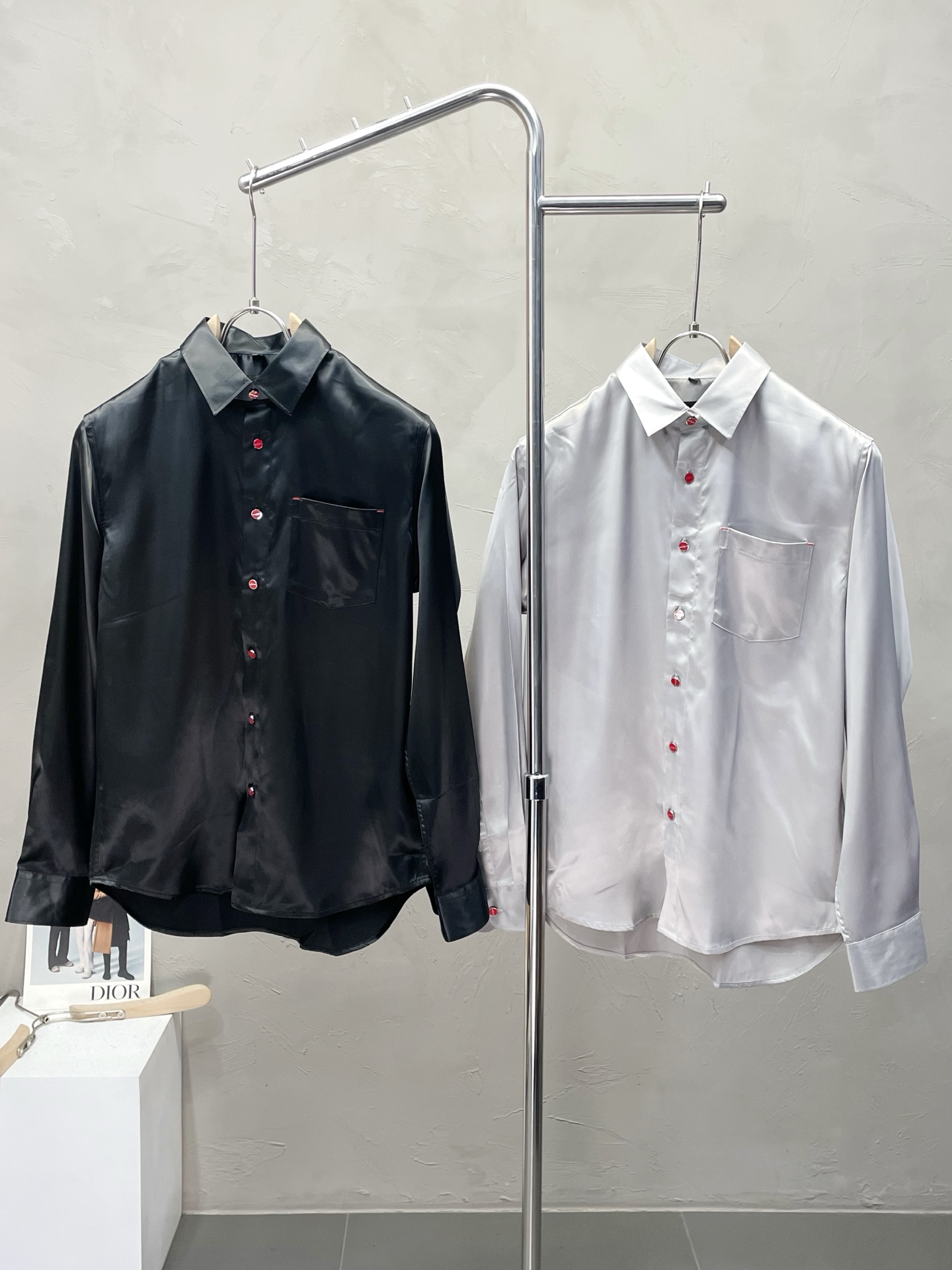 NO:510085,.KITON exclusively offers new original single men's casual shirts, high-end customization, high-end version, fashionable and versatile imported fabrics, super soft and delicate, skin-friendly and comfortable to wear, high-end boutique, OEM, fine-made top body, very good, men's essential items, three standards, code M-3XL,,shirts,alexander wang19860909.KITON独家专供新款原单男士休闲衬衫 高端定制 高端版本 时尚百搭爆款进口面料 手感超柔软细腻 穿着亲肤舒适 高端精品 代工厂精细做上身非常赞 男士必备单品 三标齐全 码数M-3XL,,shirts,alexander wang,Men's clothing