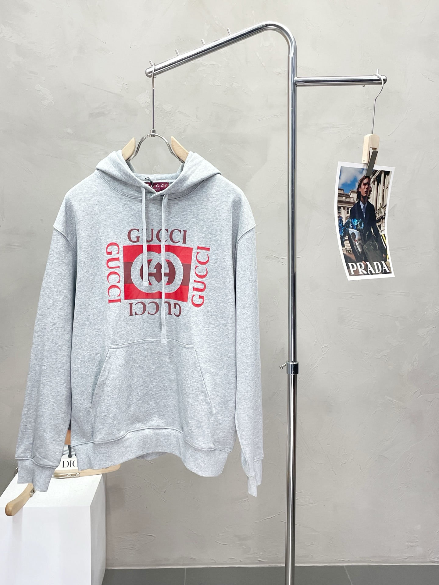 NO:510094,.Gucci exclusively provides the latest fashionable sweatshirts. A jacket with a classic design and superb appearance. It is even more difficult to pick and control. You can buy it directly. It is a high-end quality product that cannot be missed! Through the detailed pictures, you can feel its powerful aura, and the warm-concentration effect is significant, so you don’t have to worry about the chill at all! It is both fashionable and functional, and the whole style looks more luxurious and elegant! Size S-XL, gucci, gucci, hoodie, sweatshirts, jackets & coats, alexander wang19860909.Gucci古驰独家专供最新时尚卫衣 经典设计感与颜值爆棚的外套,品质更是无法挑剔品控可以直接入手,不容过错的高端臻品！通过细节图片便可感受到它强悍的气场,聚温保暖效果显著,完全不用担心会有一点寒意！时尚与功能性兼备,整款显得更加的奢华大气！ 尺码S-XL,,gucci,gucci,hoodie,sweatshirts,jackets & coats,alexander wang,Men's clothing