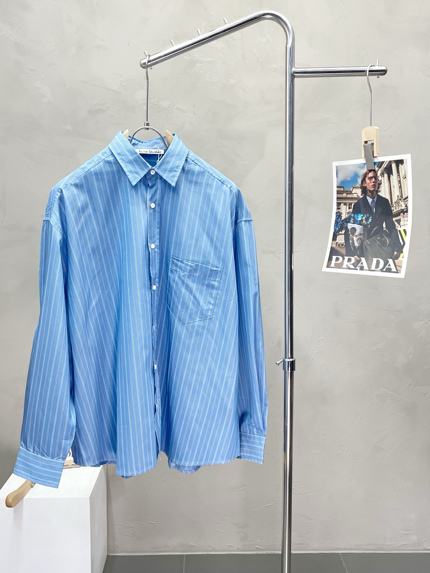 NO:510088,.Acne Studios exclusively offers the latest fashionable shirts. A jacket with a classic design and great appearance. It is even more difficult to pick and control. You can buy it directly. It is a high-end quality product that cannot be missed! Through the detailed pictures, you can feel its powerful aura, and the warm-concentration effect is significant, so you don’t have to worry about the chill at all! It is both fashionable and functional, and the whole style looks more luxurious and elegant! Size 44.46.48.50,acne studios,dior,jackets & coats,shirts,alexander wang19860909.Acne Studios独家专供最新时尚衬衫 经典设计感与颜值爆棚的外套,品质更是无法挑剔品控可以直接入手,不容过错的高端臻品！通过细节图片便可感受到它强悍的气场,聚温保暖效果显著,完全不用担心会有一点寒意！时尚与功能性兼备,整款显得更加的奢华大气！ 尺码44.46.48.50,,acne studios,dior,jackets & coats,shirts,alexander wang,Men's clothing